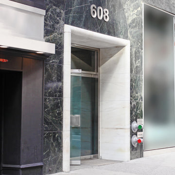 Image of building 608 on 5th avenue in New York City, Manhattan, the official home-office to Luxx Watches as well as a myriad of other luxury goods sellers.
