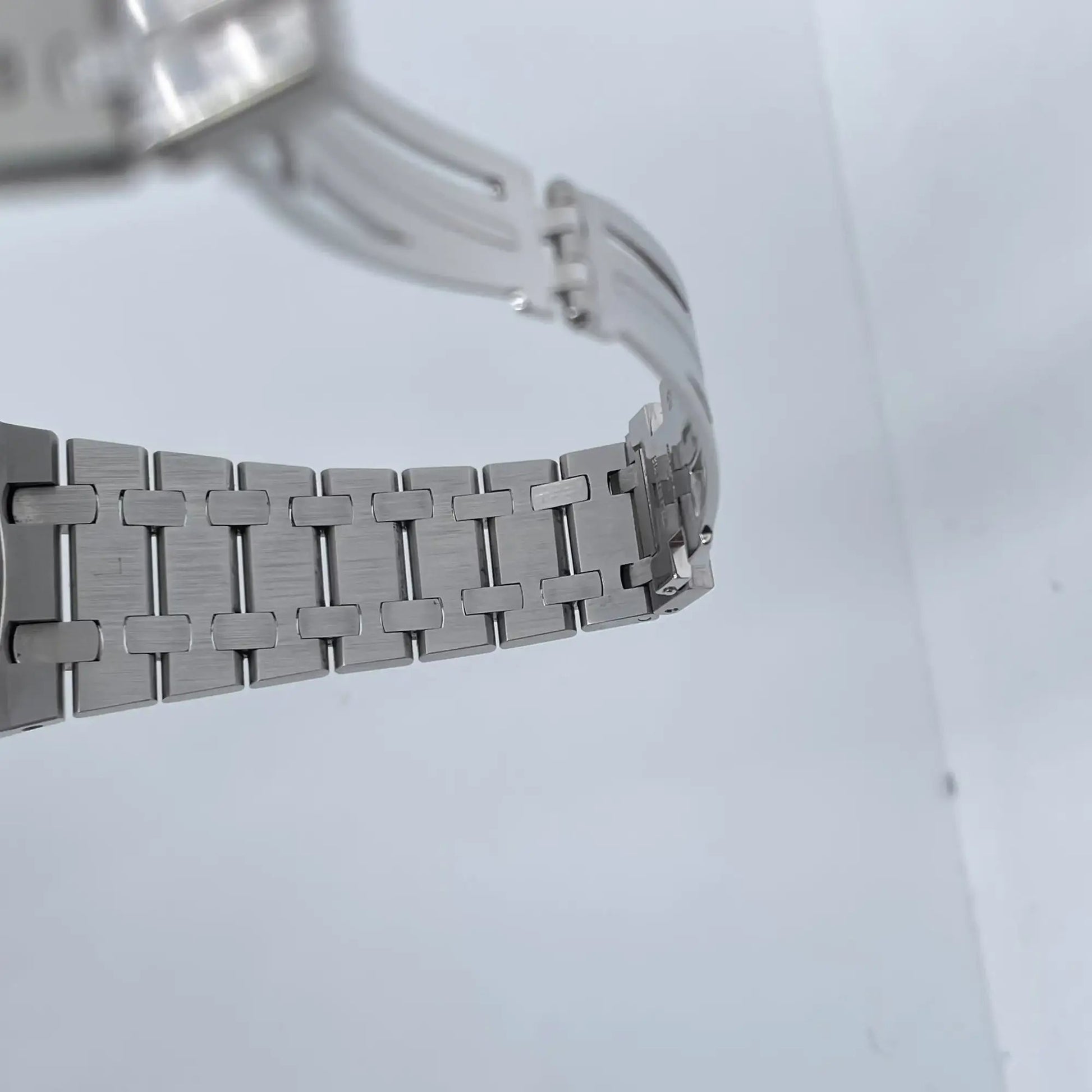 12th image of Audemars Piguet Audemars Piguet Royal Oak Wristwatch, PreOwned condition