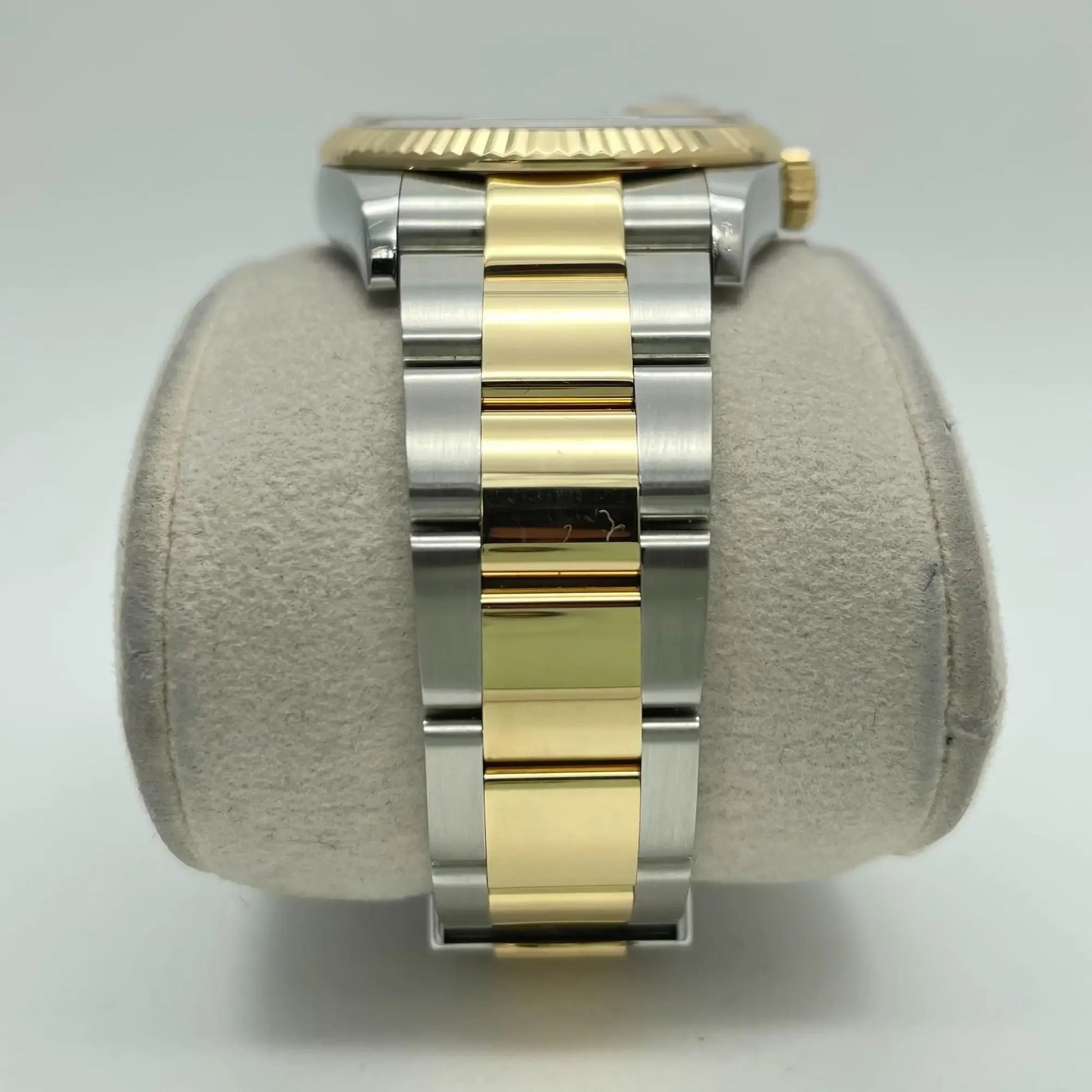 8th image of Rolex  Rolex Datejust 126233 Wristwatch, PreOwned condition