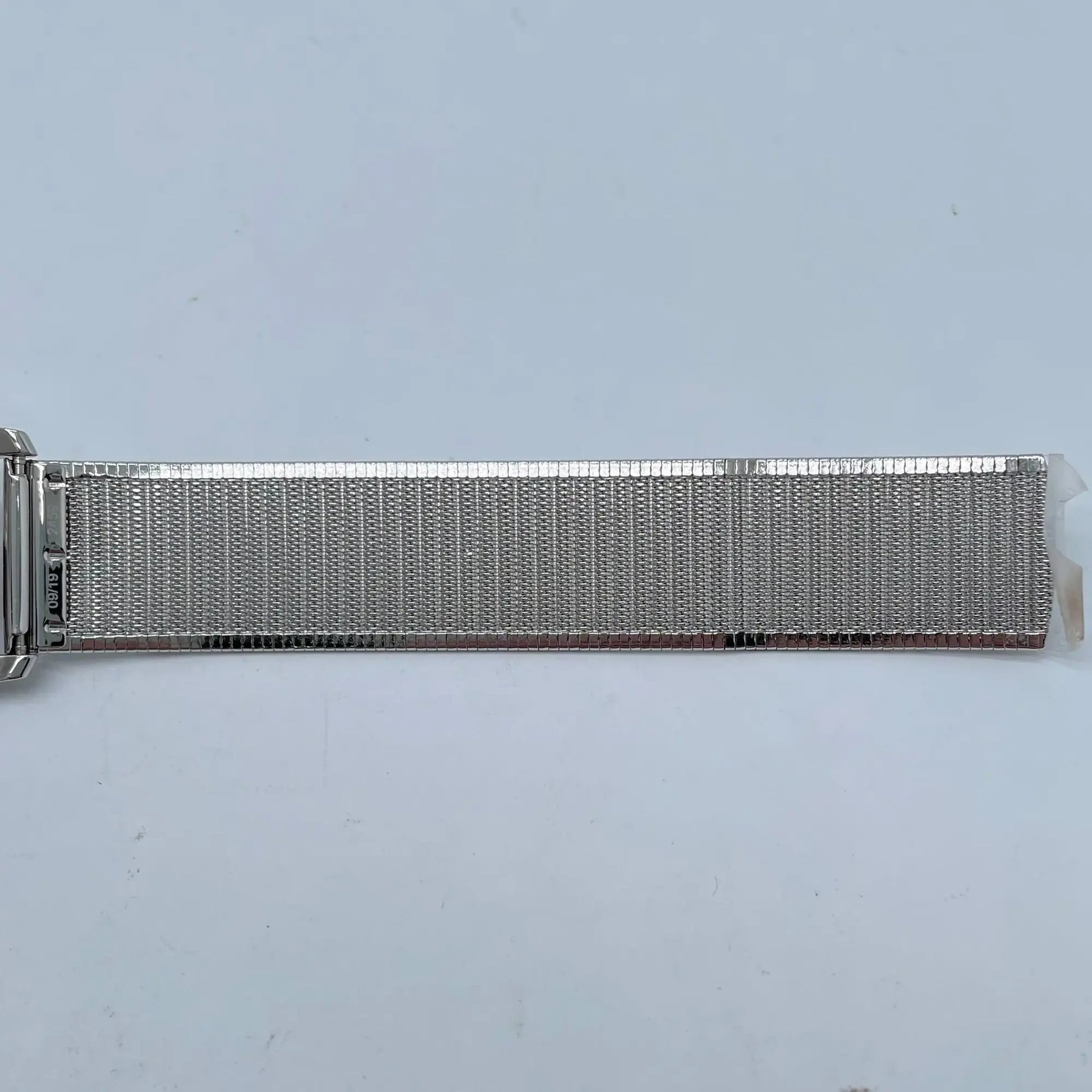 9th image of Gucci Gucci G-Timeless Contemporary Wristwatch, PreOwned condition
