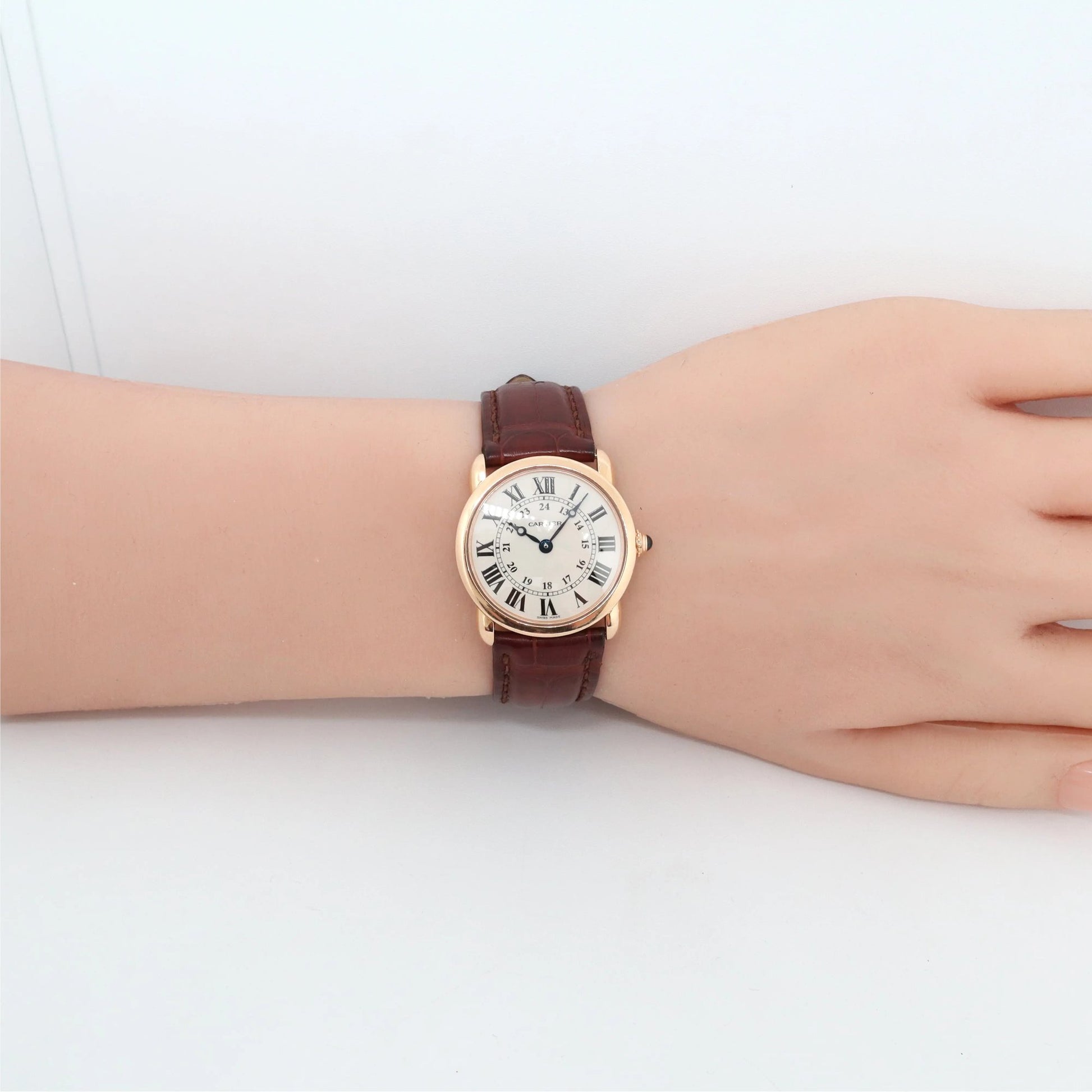 2nd image of Cartier Ronde Wristwatch, PreOwned condition