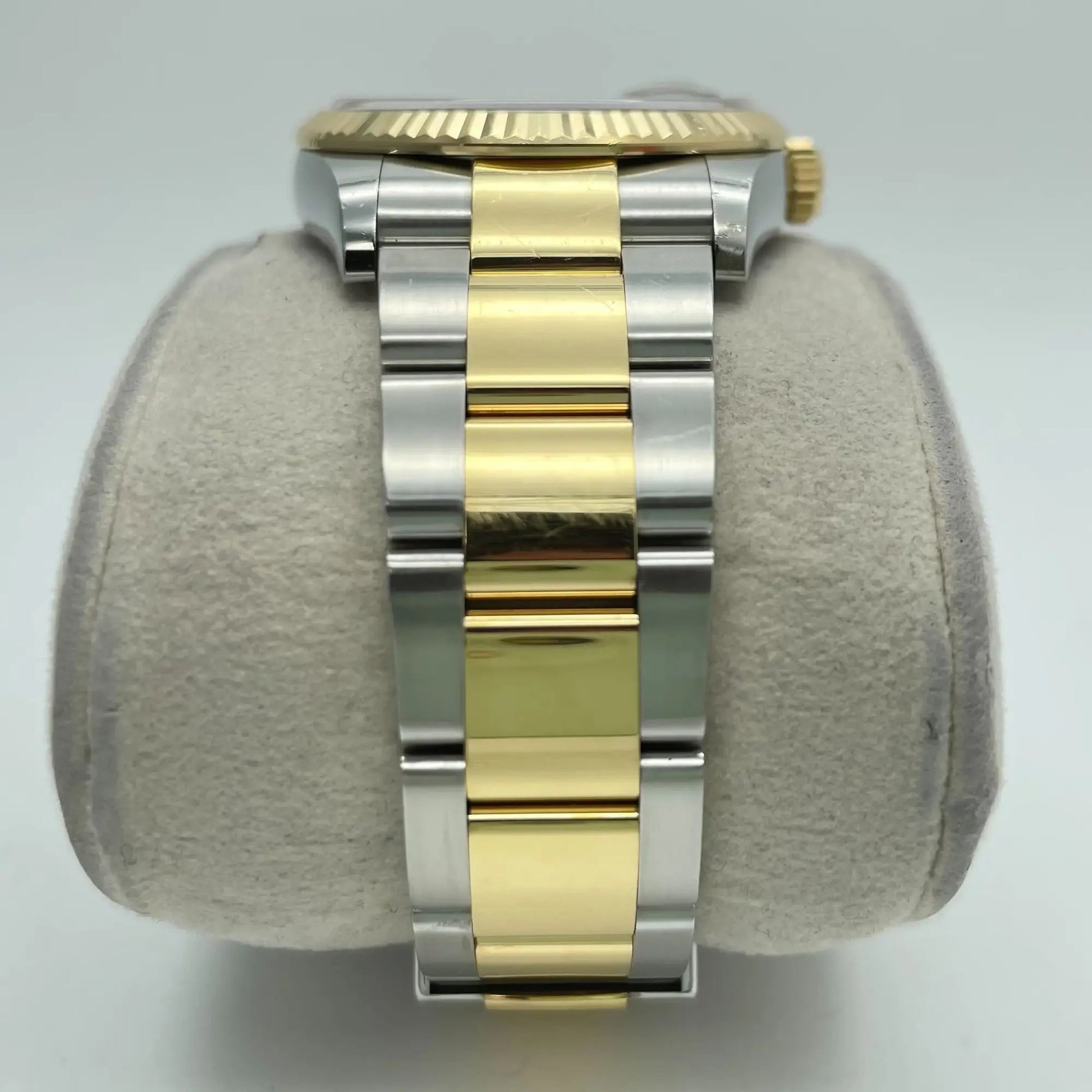 8th image of Rolex  Rolex Datejust 126233 Wristwatch, PreOwned condition