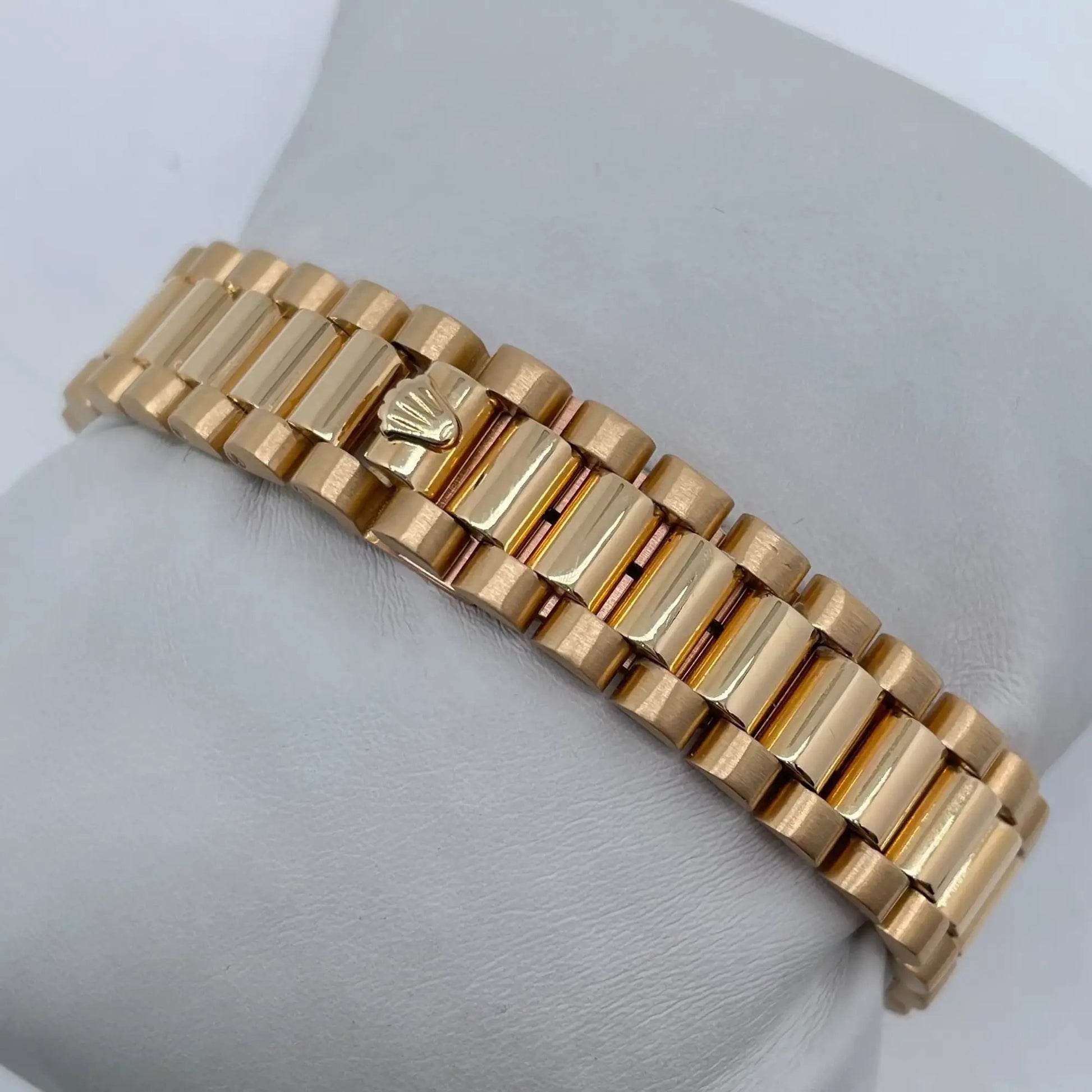 11th image of Rolex Datejust Wristwatch, PreOwned condition