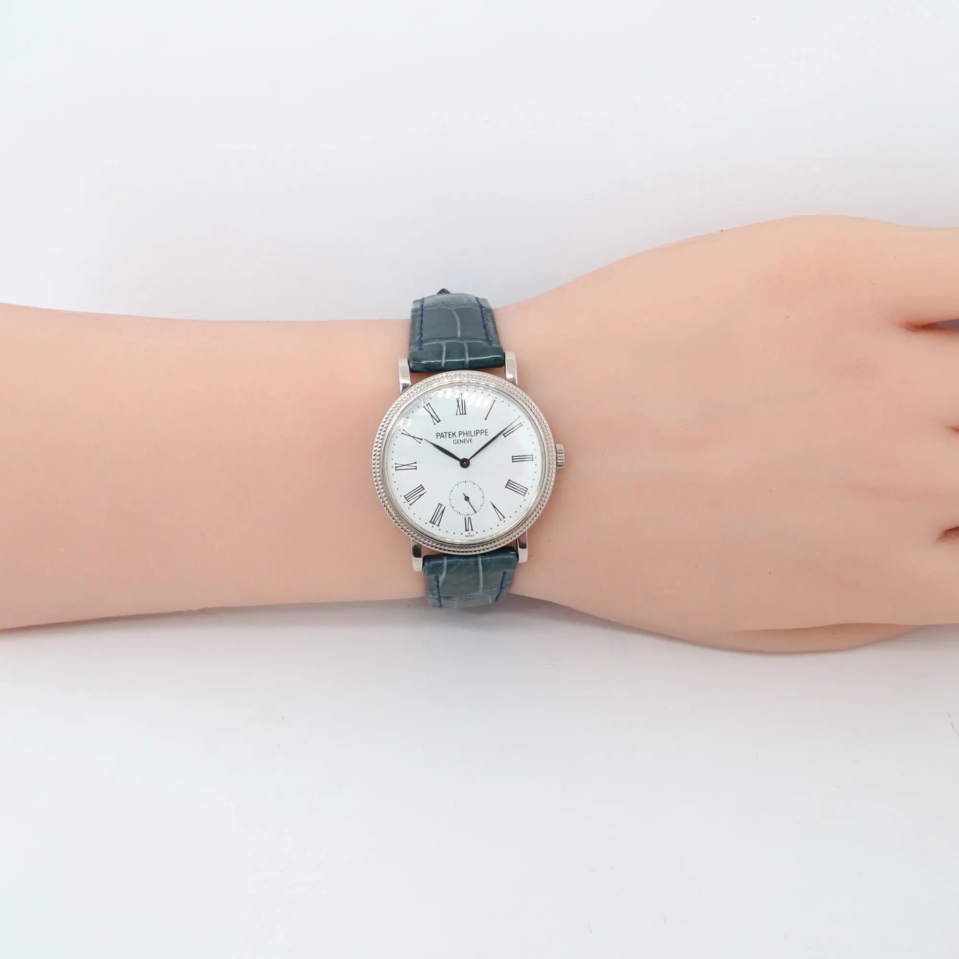 3rd image of Patek Philippe  Patek Philippe Calatrava Wristwatch, PreOwned condition