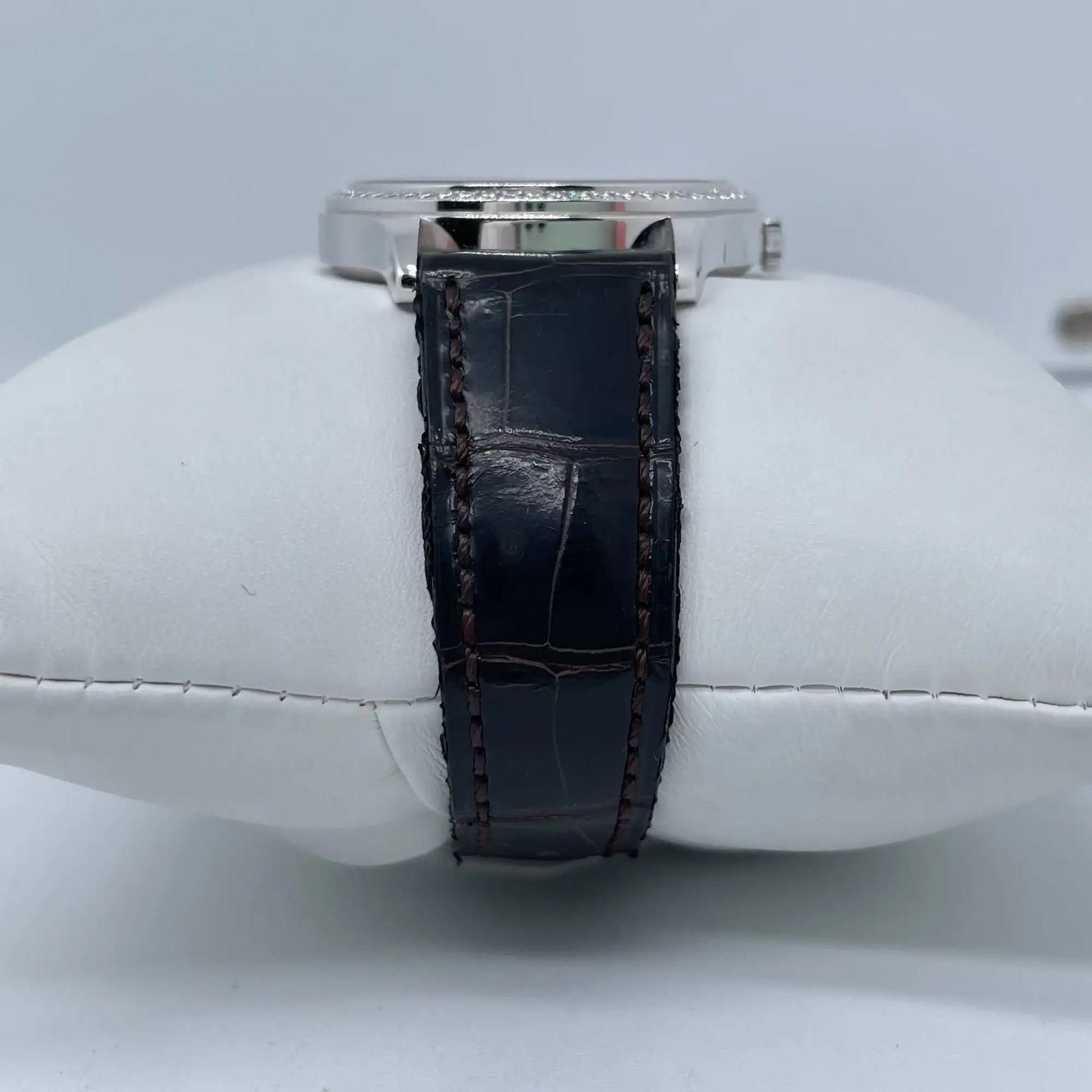 9th image of Patek Philippe Patek Philippe World Time Wristwatch, PreOwned condition