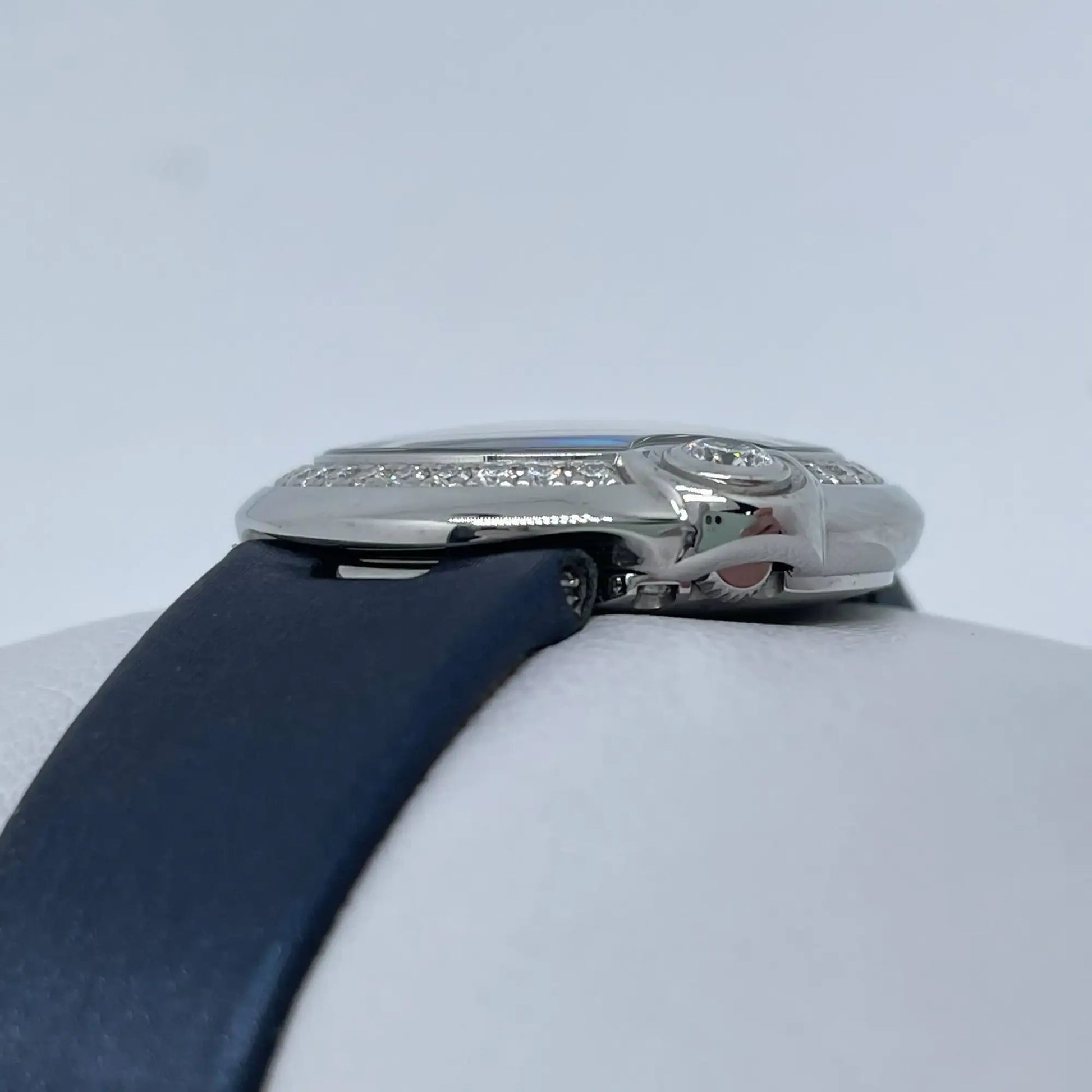 4th image of Cartier W4BL0002 Wristwatch, PreOwned condition