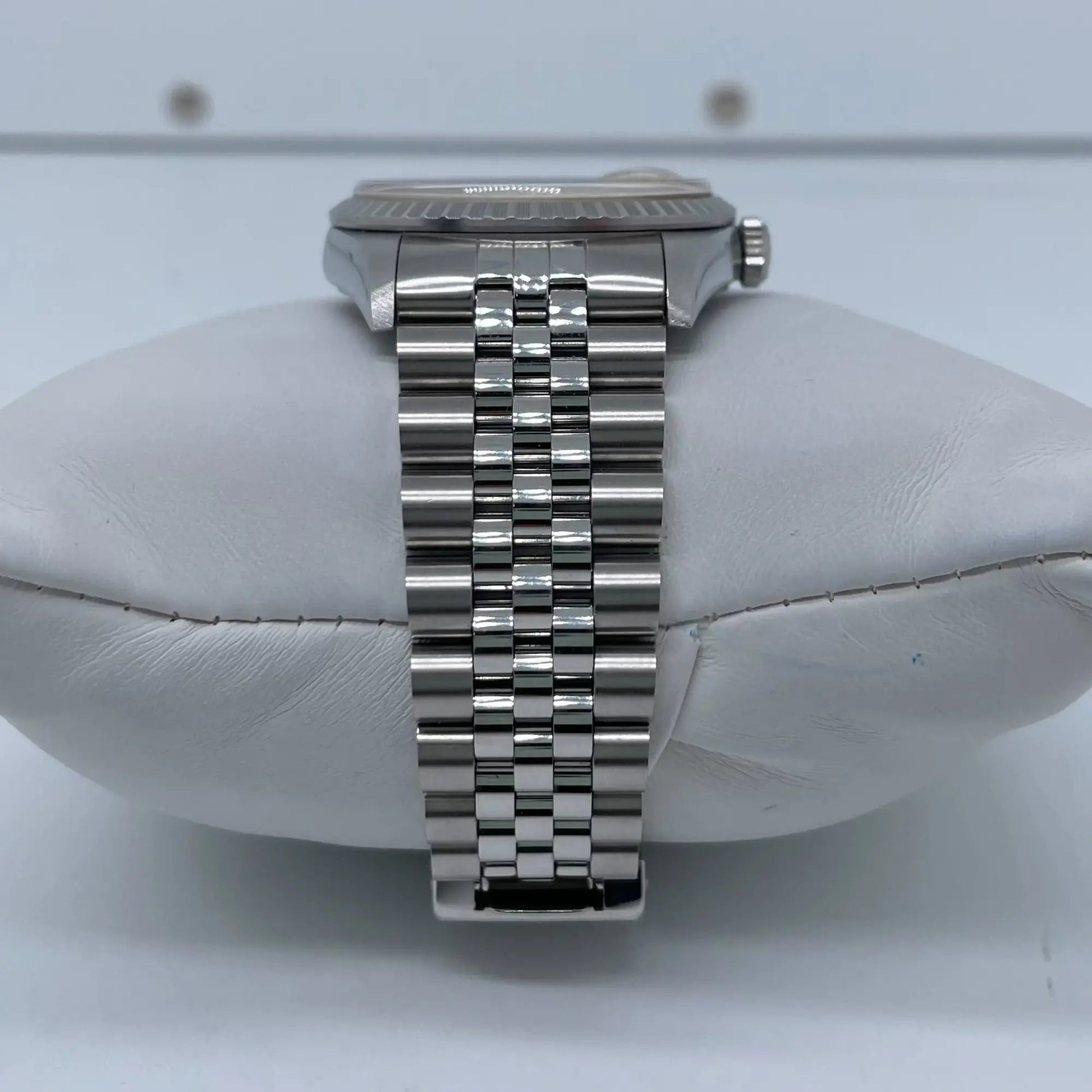 8th image of Rolex Rolex Datejust 16220 Wristwatch, PreOwned condition
