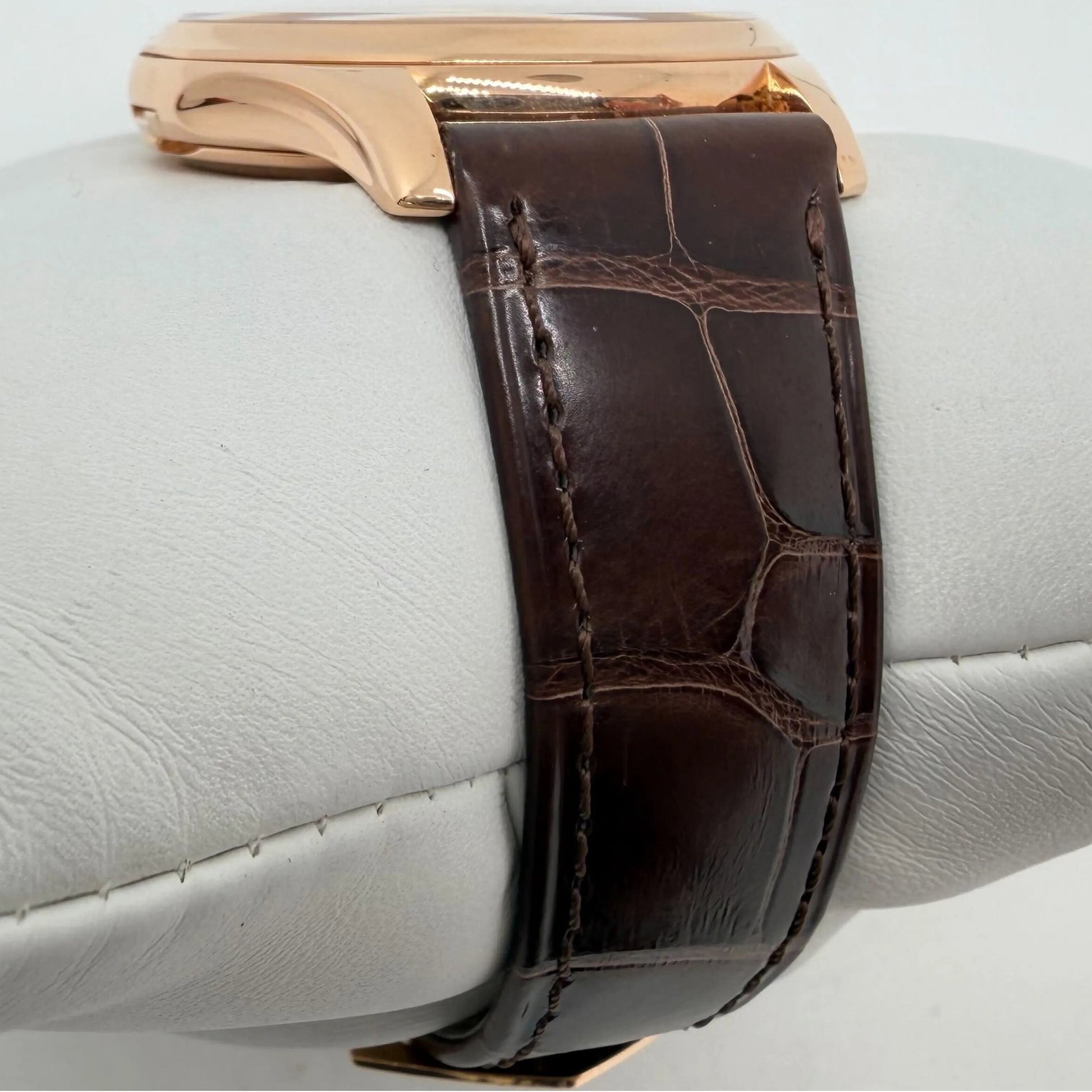 8th image of Patek Philippe Patek Philippe Calatrava Wristwatch, PreOwned condition