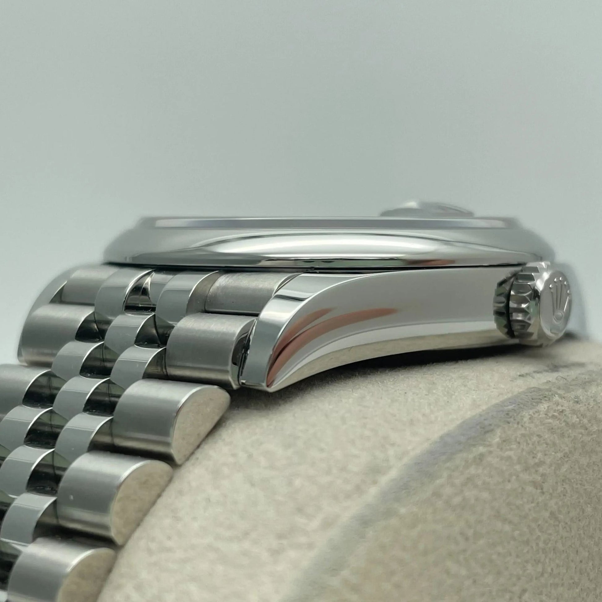 5th image of Rolex Rolex Datejust 126200 Wristwatch, Unworn condition