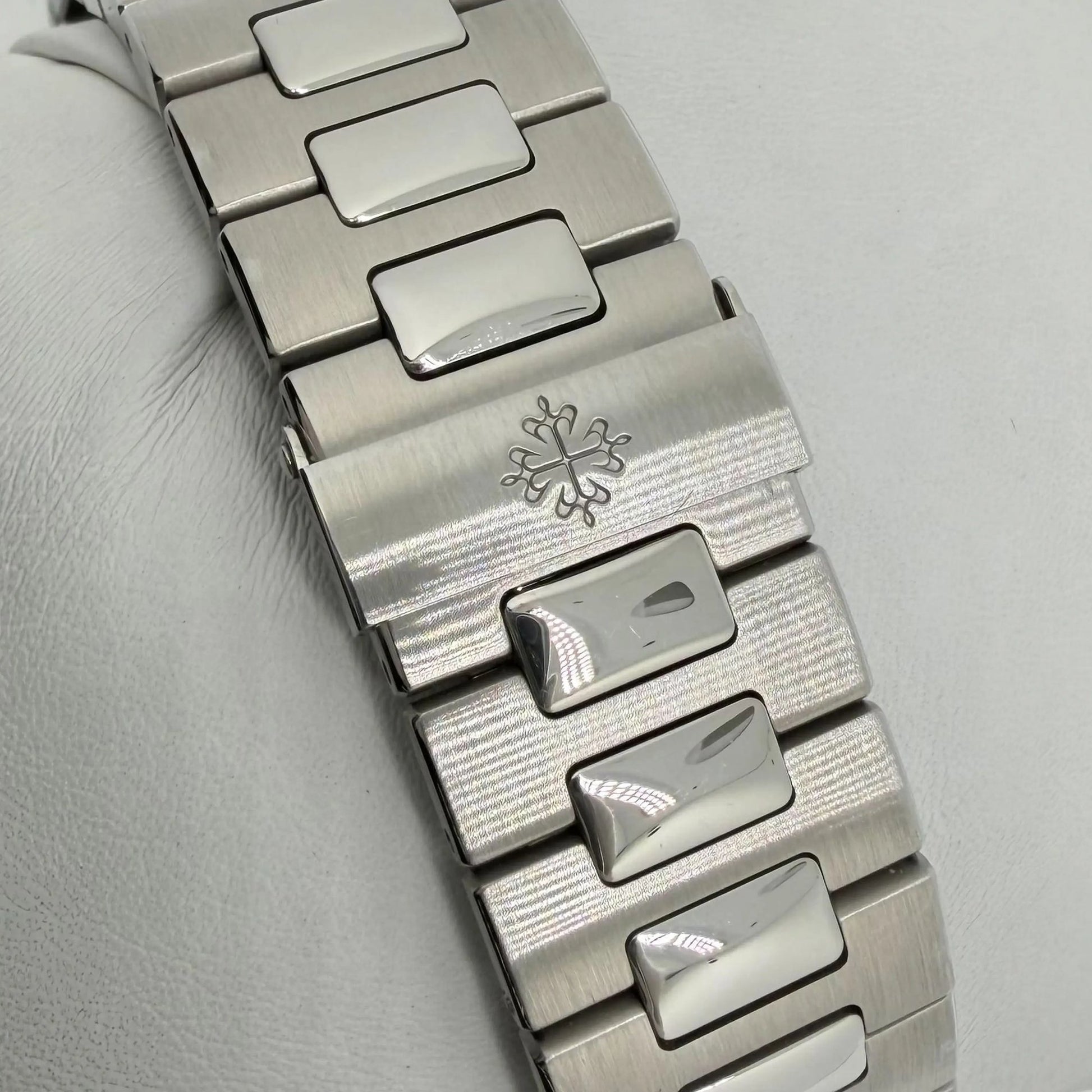 11th image of Patek Philippe Nautilus Wristwatch, PreOwned condition