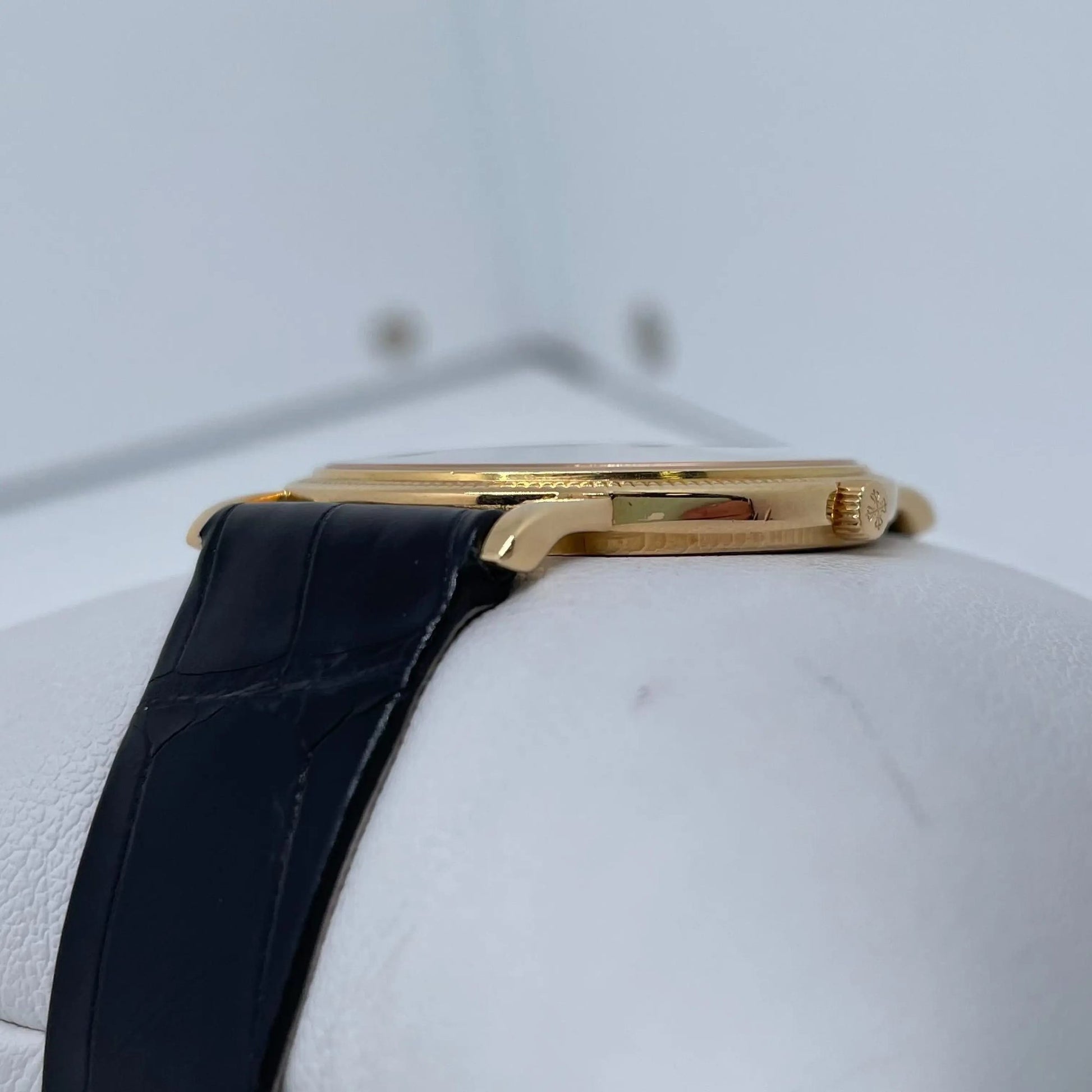 5th image of Patek Philippe Calatrava Wristwatch, PreOwned condition