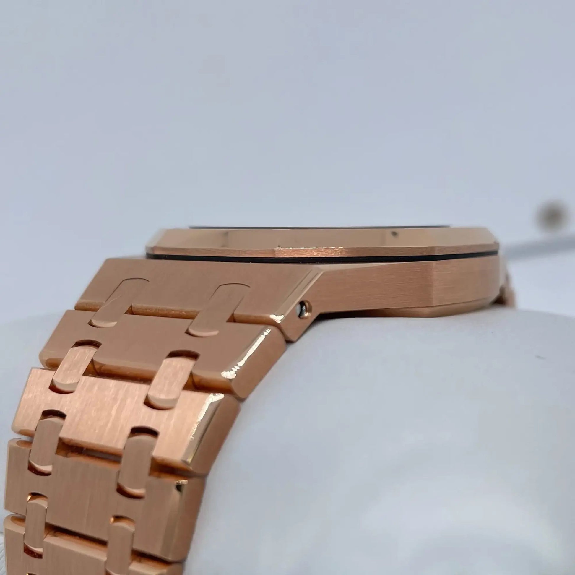 6th image of Audemars Piguet Royal Oak Wristwatch, PreOwned condition