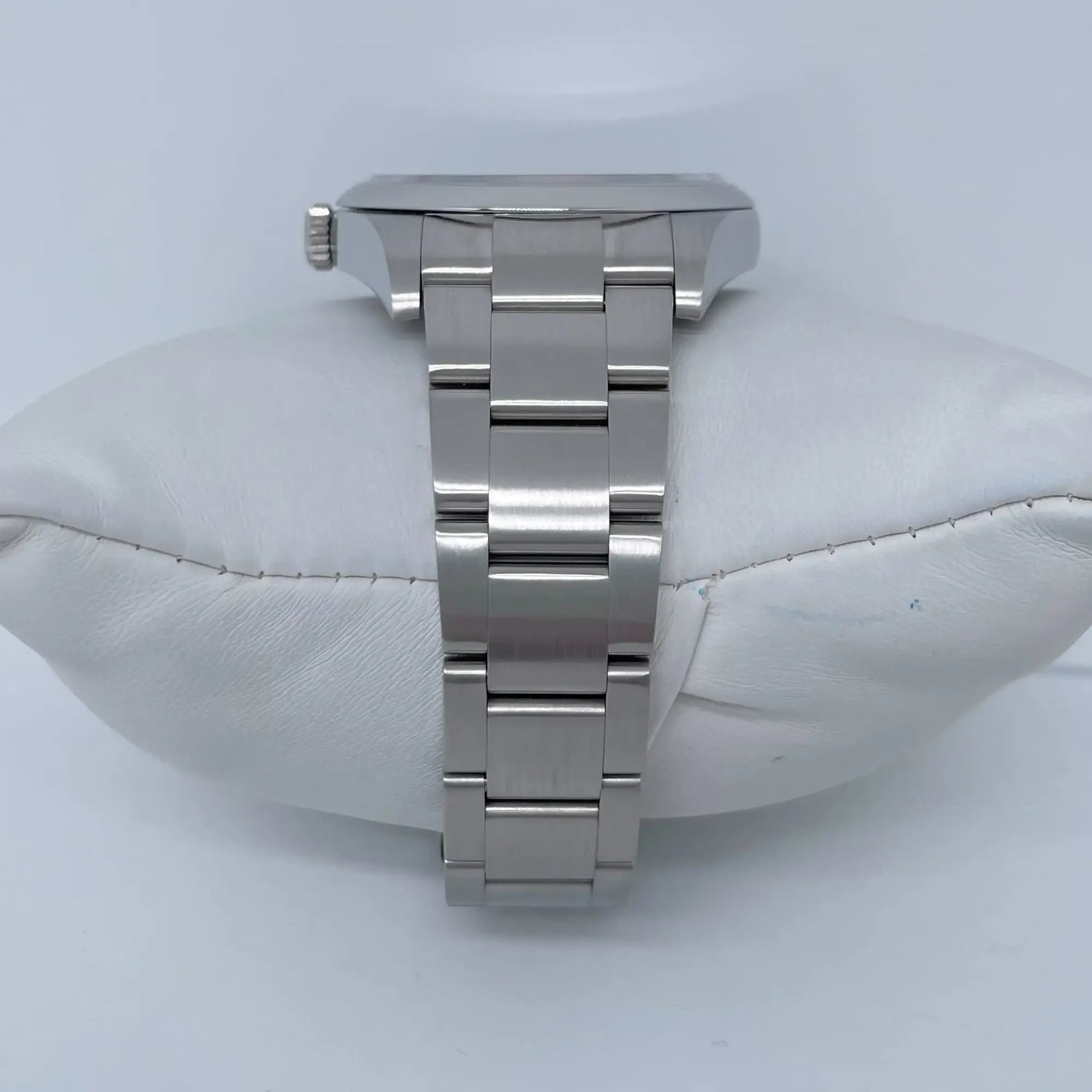 9th image of Rolex Rolex Oyster Perpetual 114300 Wristwatch, PreOwned condition