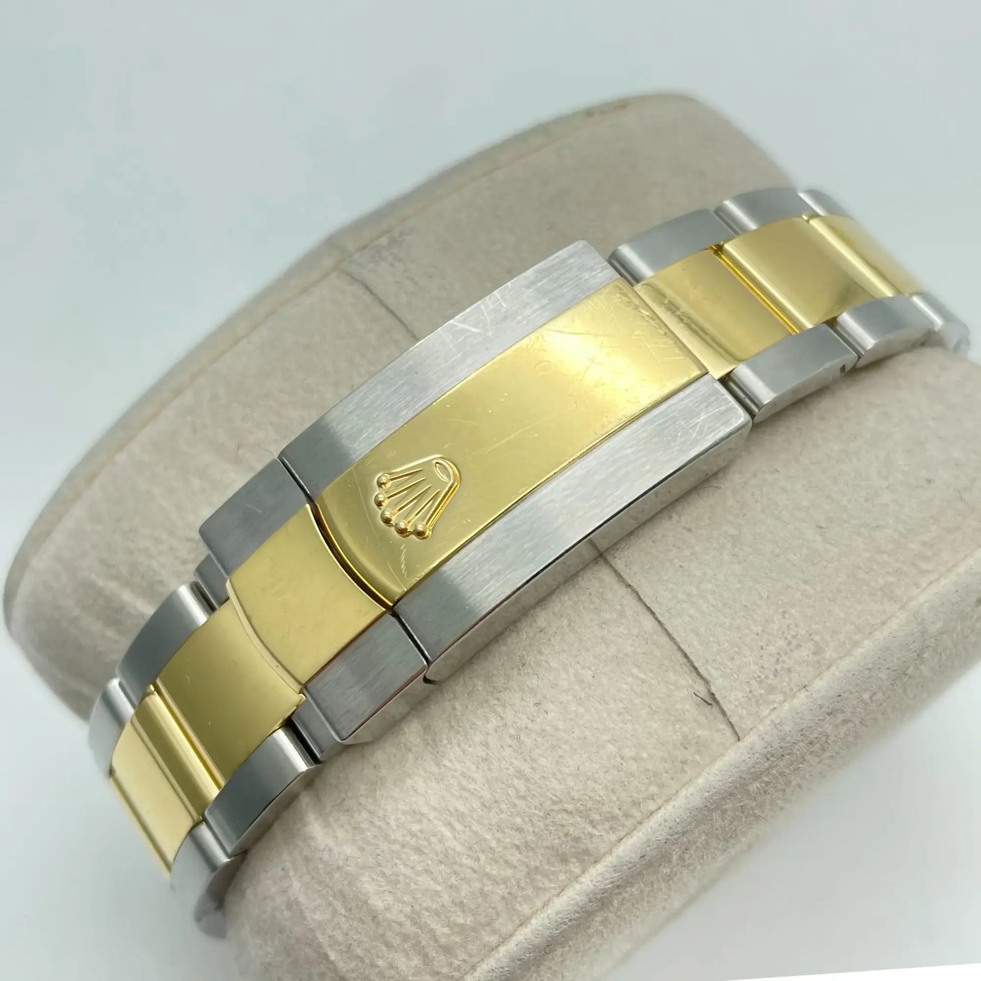 12th image of Rolex  Rolex Datejust 126233 Wristwatch, PreOwned condition