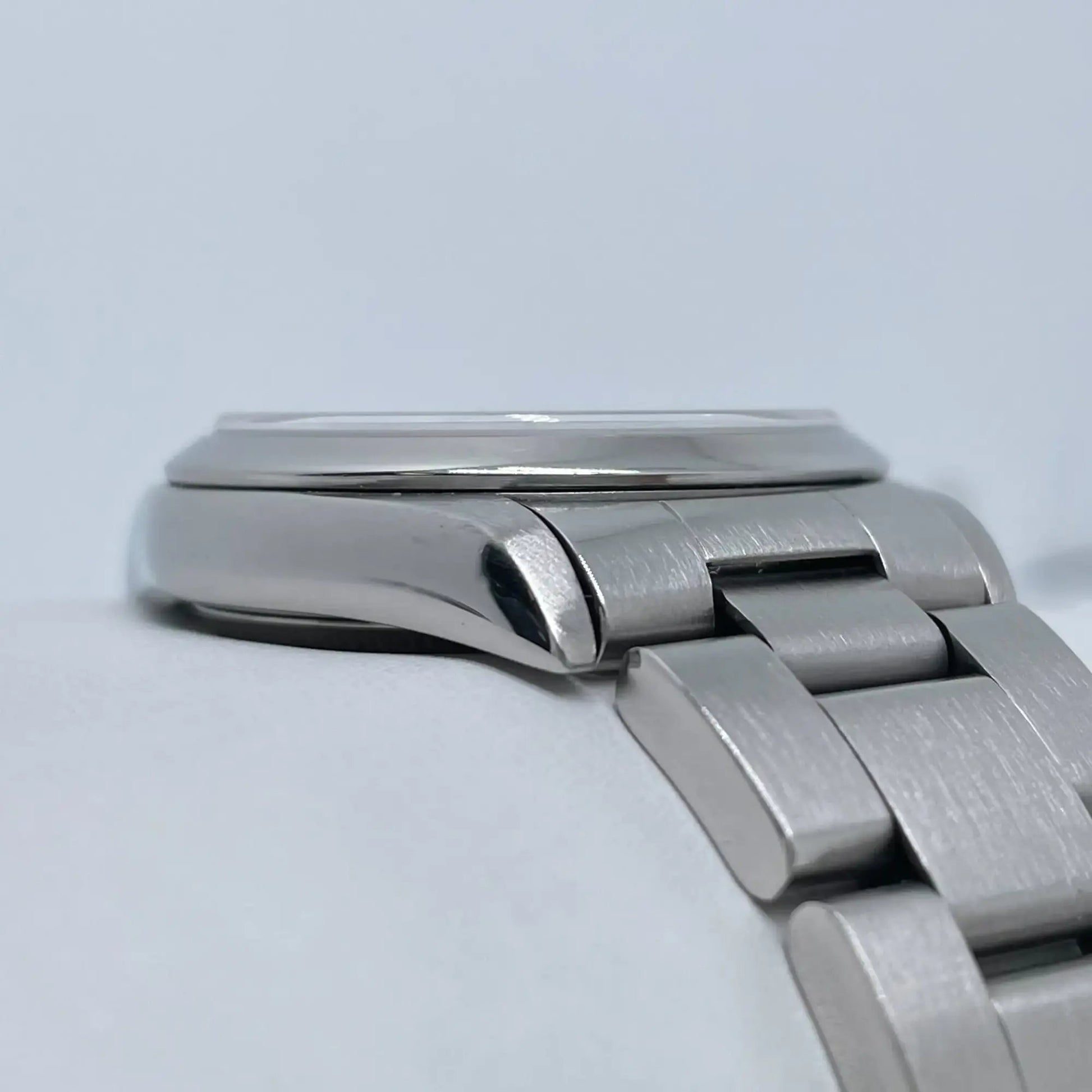 5th image of Rolex  Rolex Oyster Perpetual Wristwatch, PreOwned condition