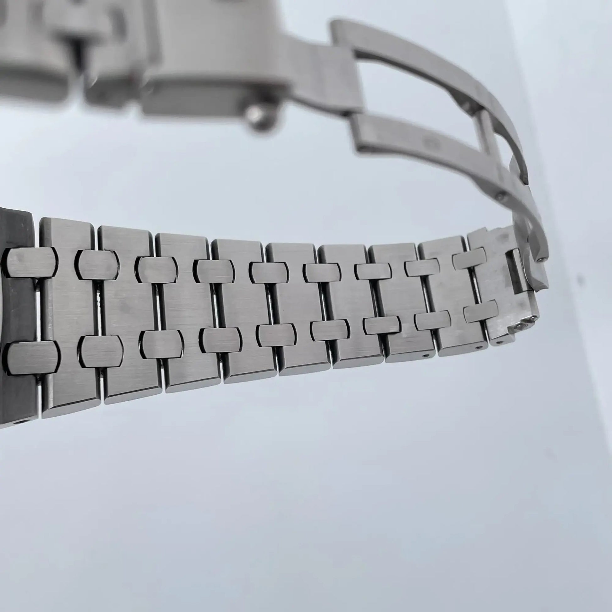 9th image of Audemars Piguet 26170ST.OO.1000ST.01 Wristwatch, PreOwned condition