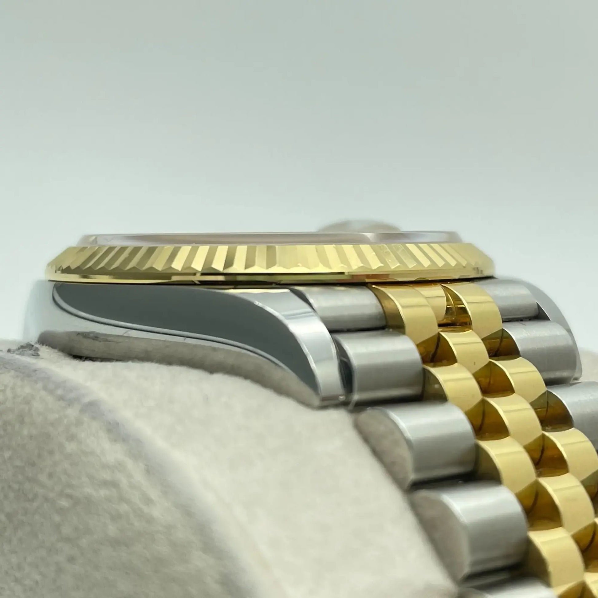 6th image of Rolex Rolex Datejust 126233 Wristwatch, PreOwned condition