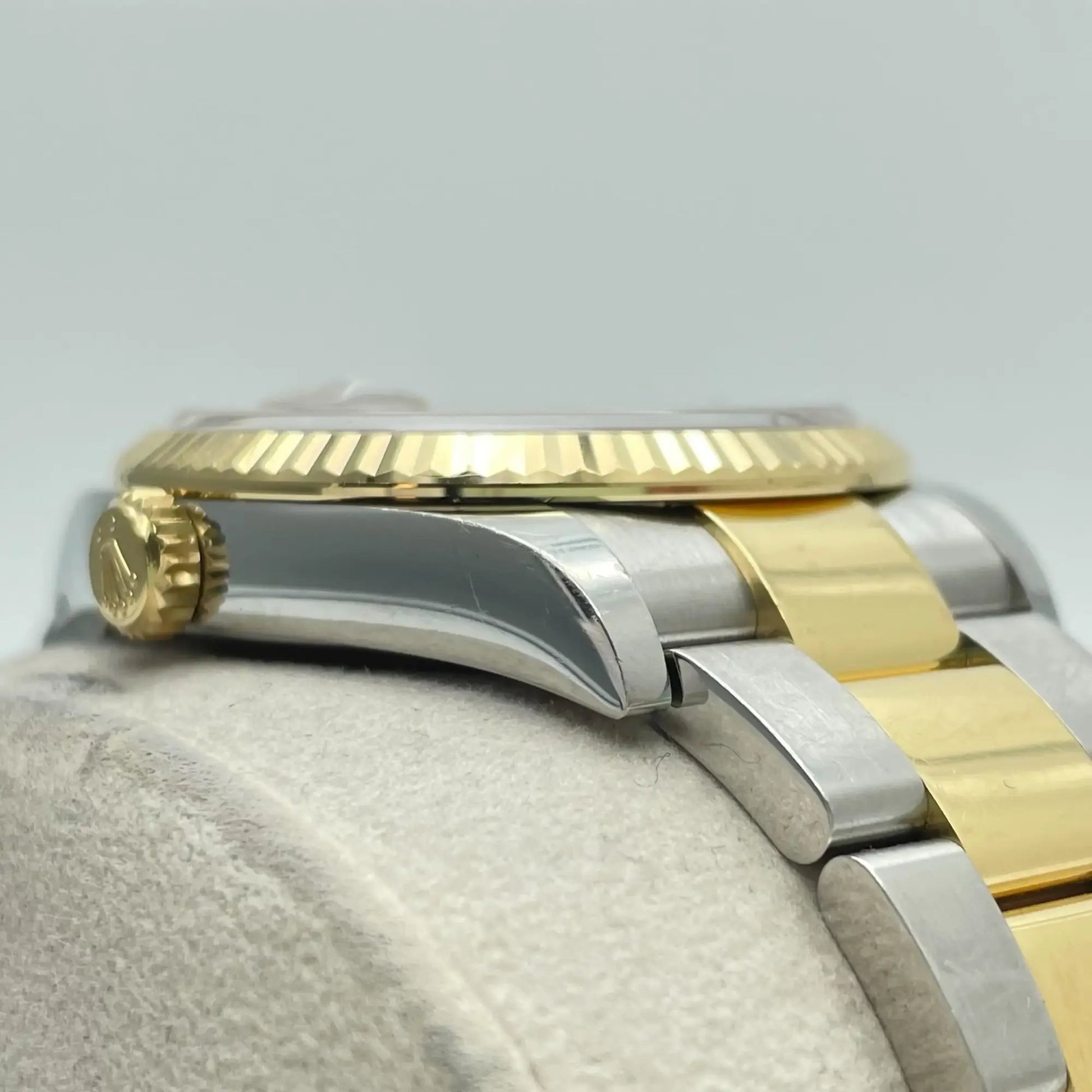 4th image of Rolex  Rolex Datejust 126233 Wristwatch, PreOwned condition