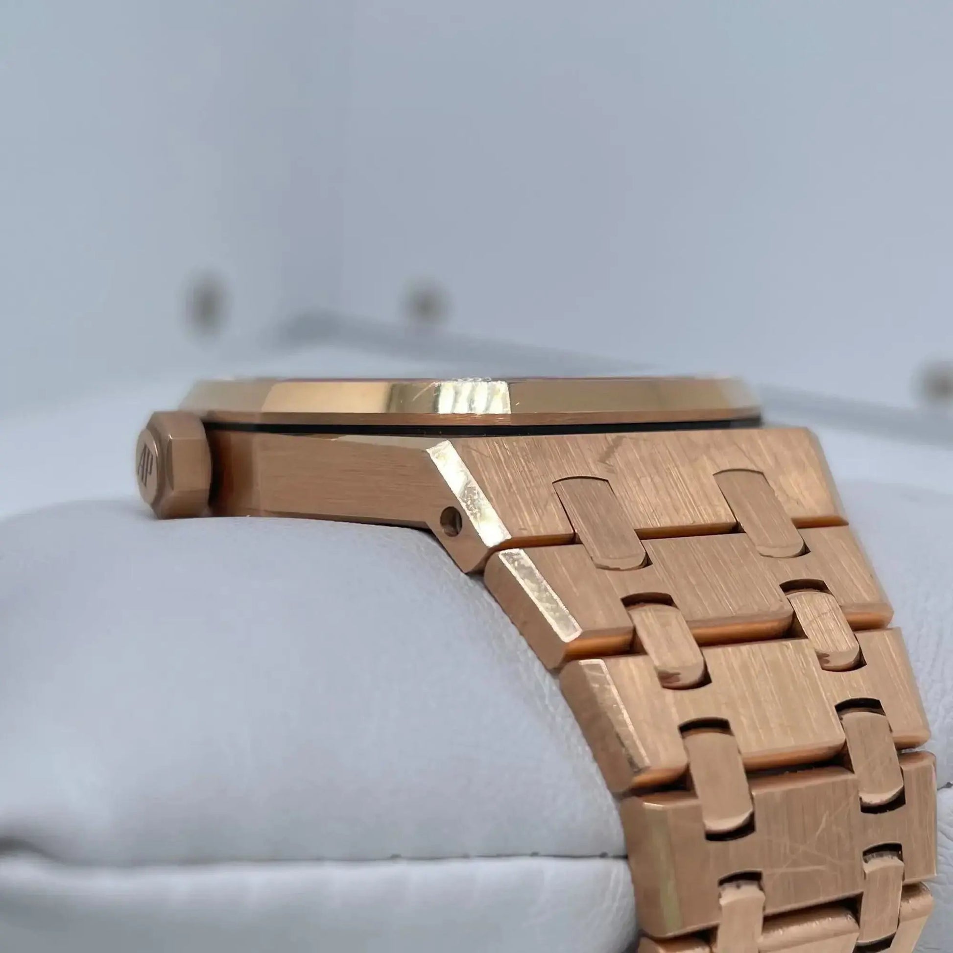 3rd image of Audemars Piguet  Audemars Piguet Royal Oak Wristwatch, PreOwned condition