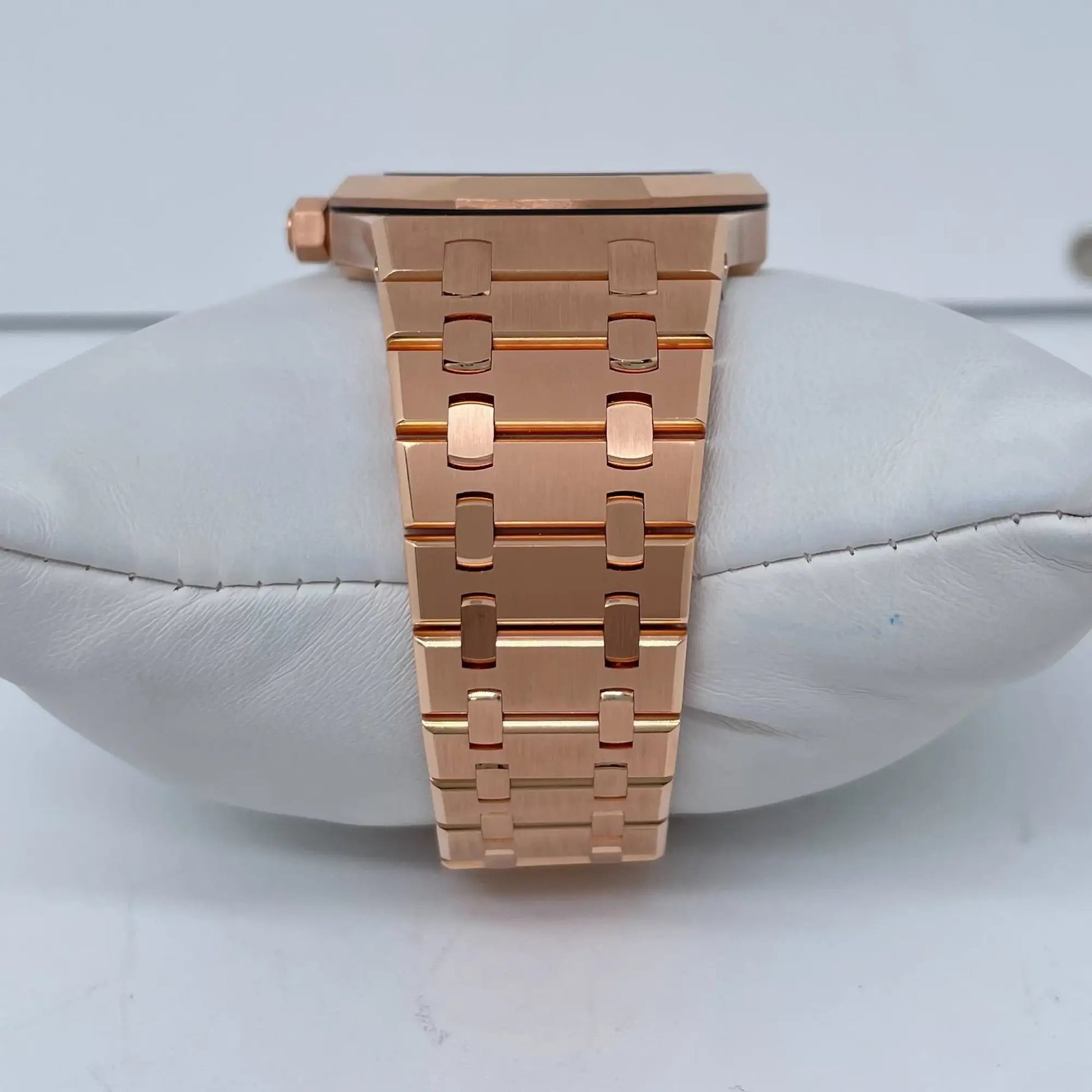 8th image of Audemars Piguet Royal Oak Wristwatch, PreOwned condition