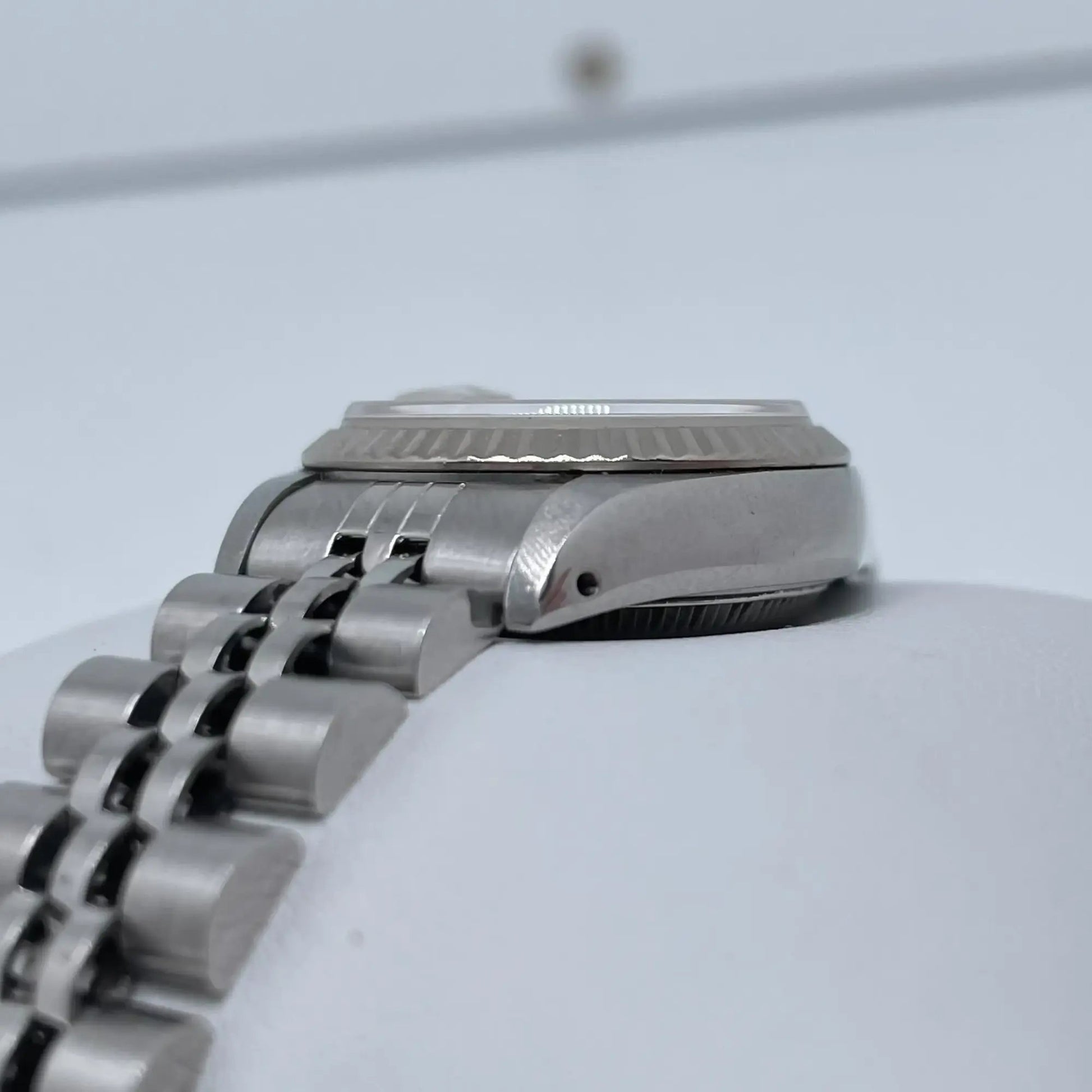 6th image of Rolex Rolex Datejust 69174 Wristwatch, PreOwned condition