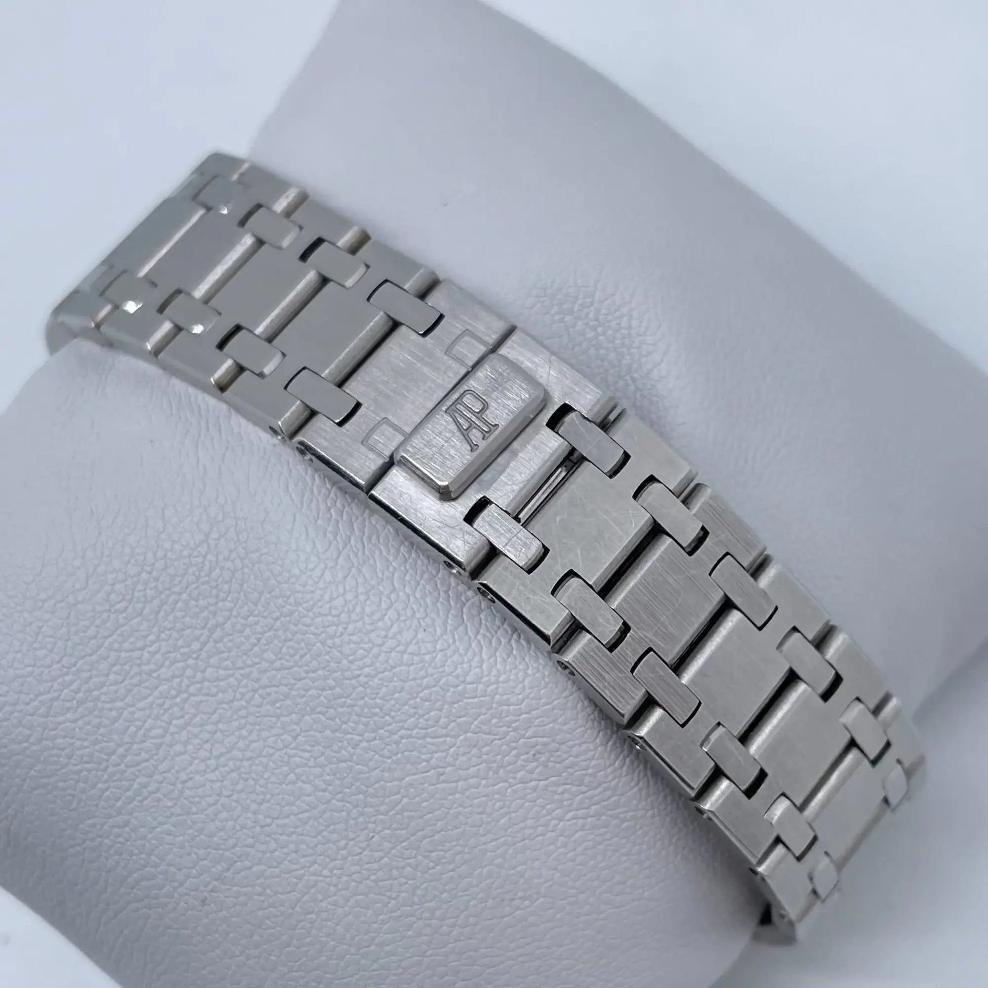 13th image of Audemars Piguet Audemars Piguet Royal Oak Wristwatch, PreOwned condition
