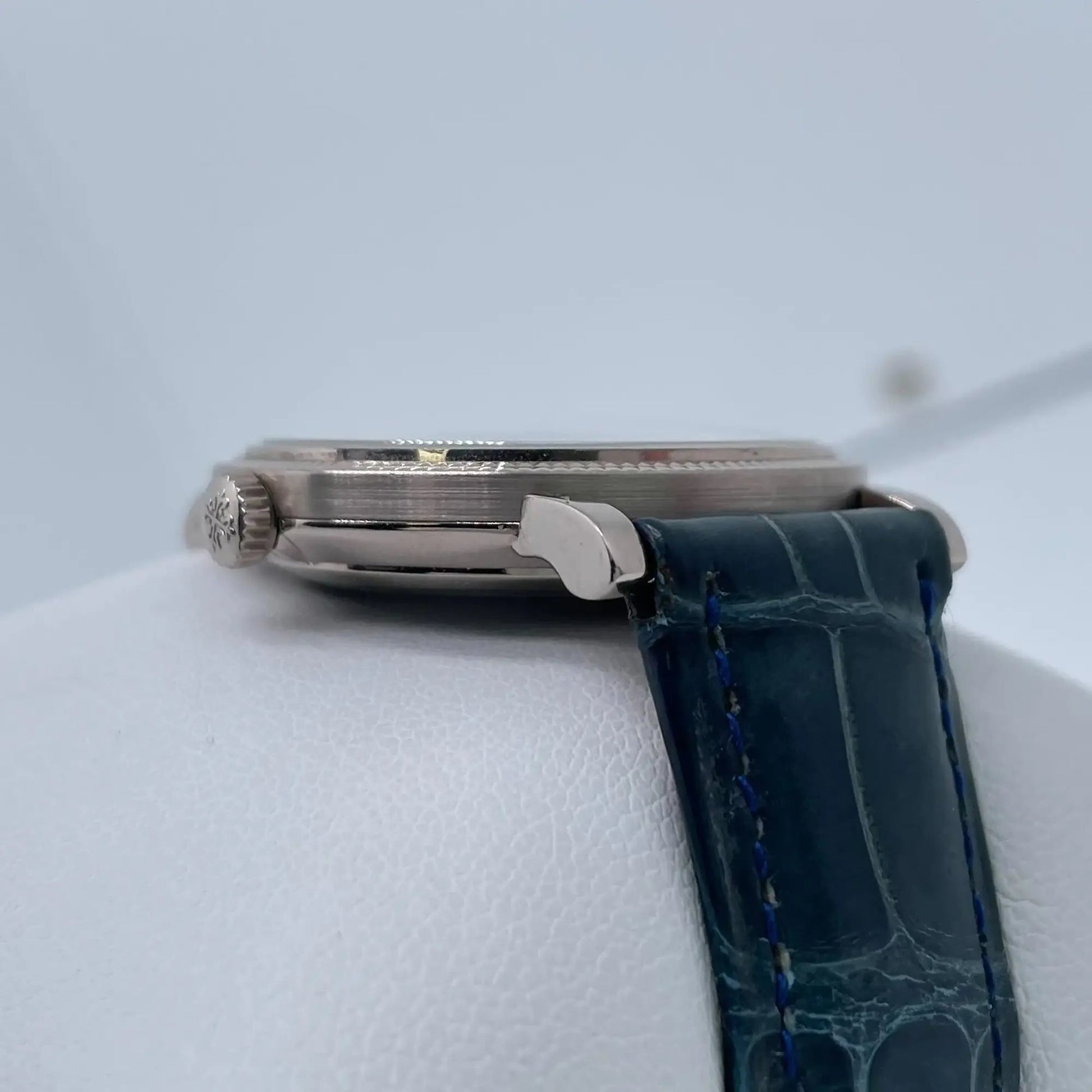 4th image of Patek Philippe  Patek Philippe Calatrava Wristwatch, PreOwned condition