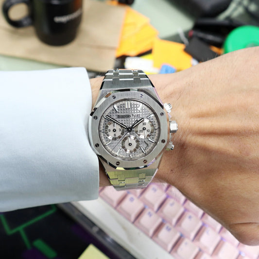2nd image of Audemars Piguet Audemars Piguet Royal Oak Wristwatch, PreOwned condition