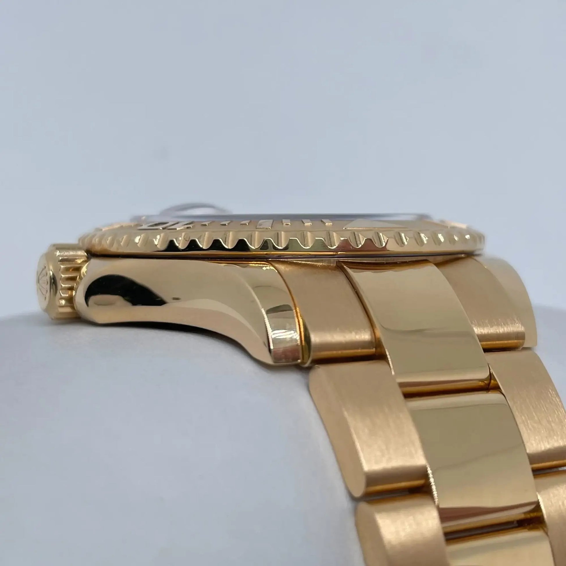4th image of Rolex Yacht-Master Wristwatch, PreOwned condition