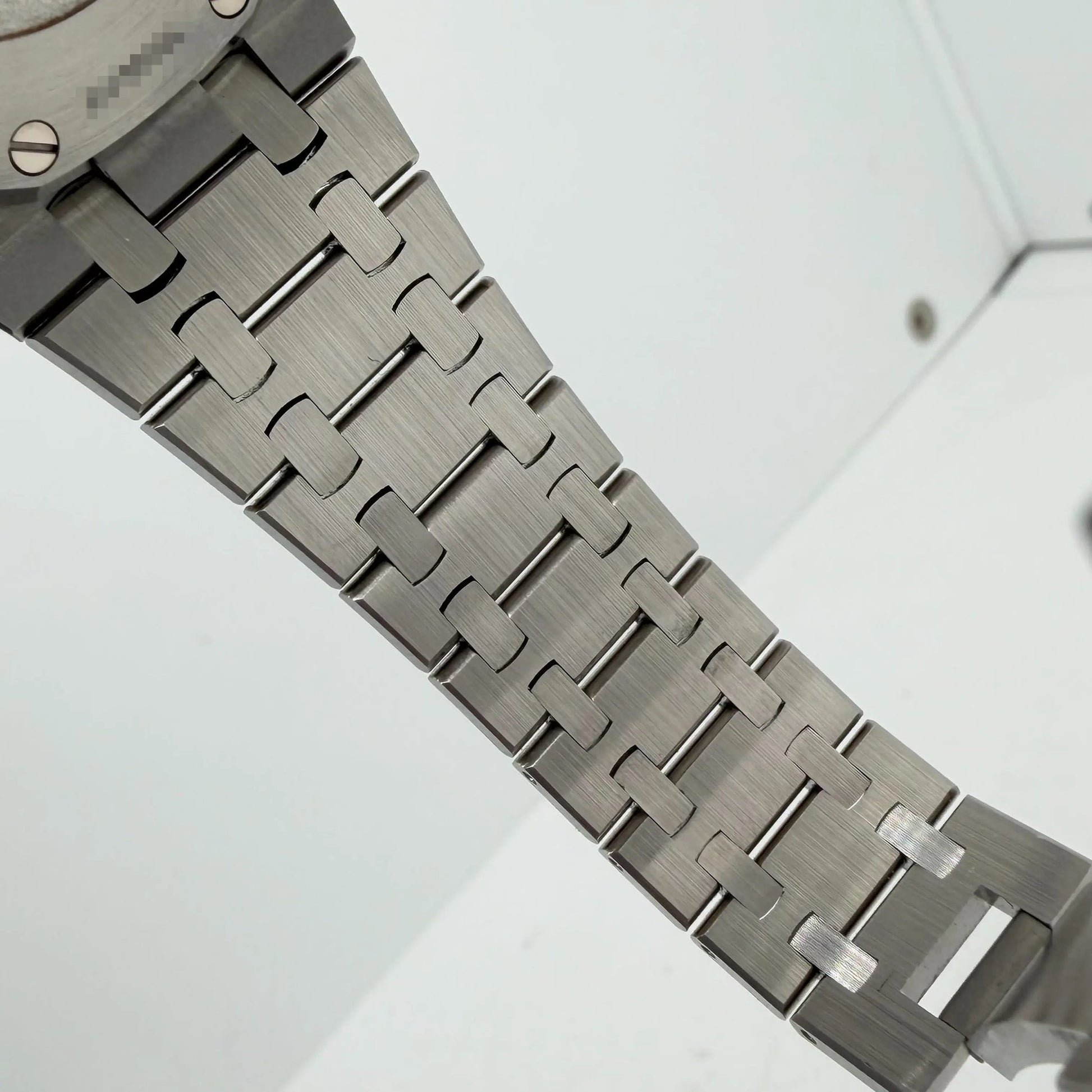 11th image of Audemars Piguet Audemars Piguet Royal Oak Wristwatch, PreOwned condition