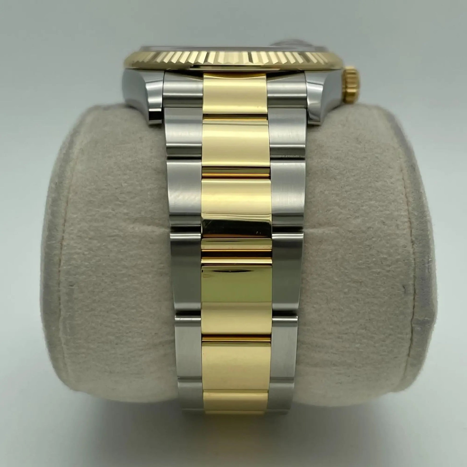 9th image of Rolex Rolex Datejust 126233 Wristwatch, New condition