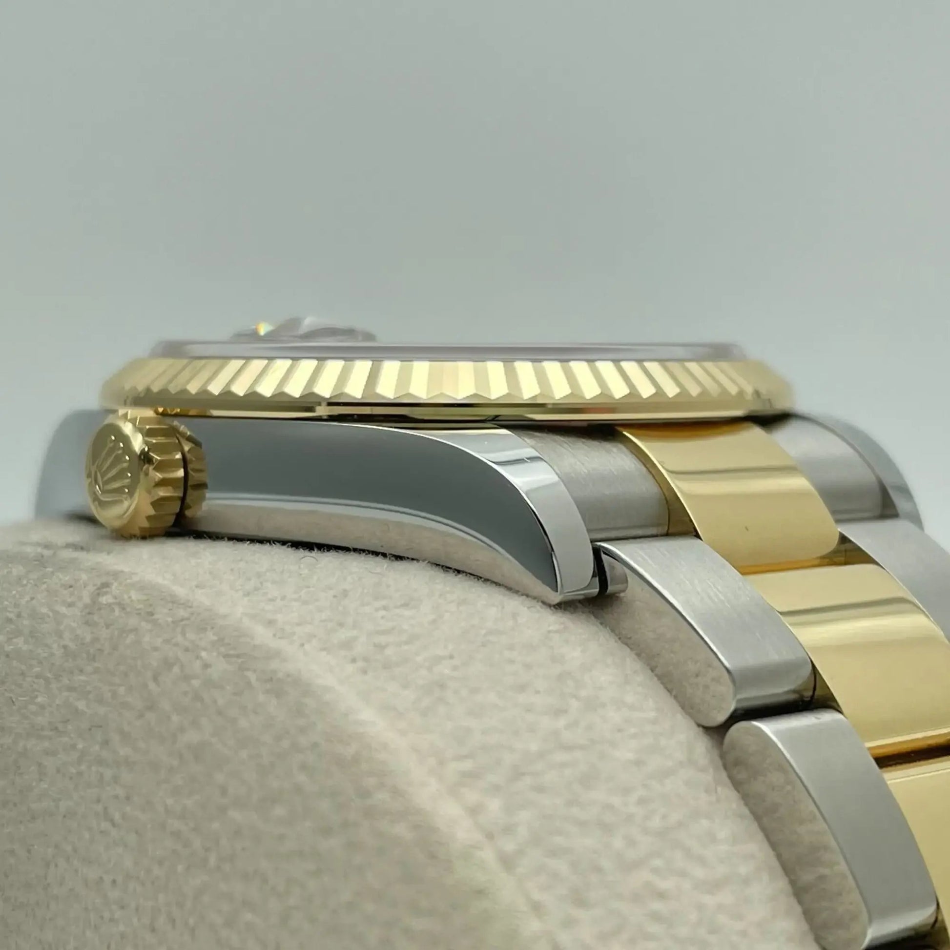5th image of Rolex Rolex Datejust 126233 Wristwatch, New condition