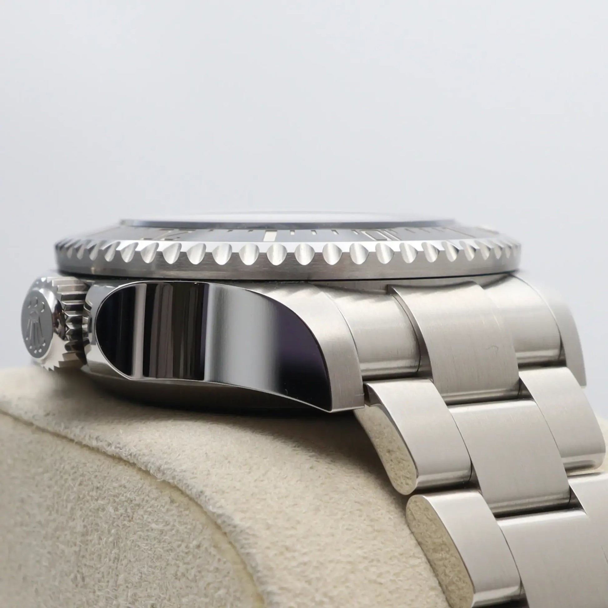 4th image of Rolex Rolex Sea-Dweller 136660 Wristwatch, New condition