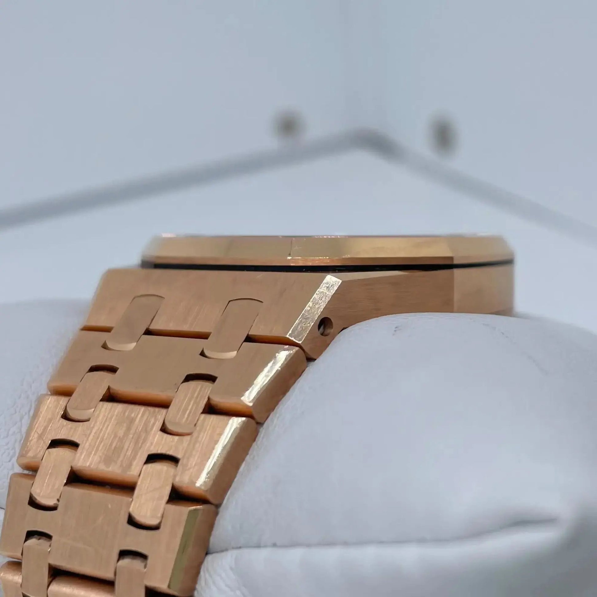 6th image of Audemars Piguet  Audemars Piguet Royal Oak Wristwatch, PreOwned condition