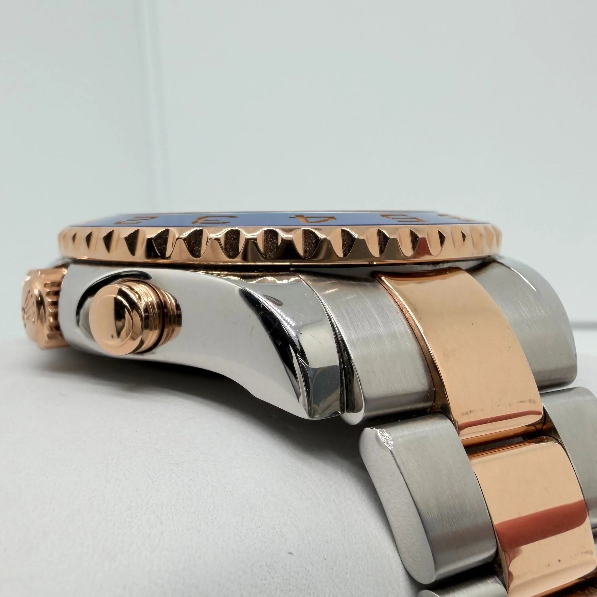 3rd image of Rolex Rolex Yacht-Master Wristwatch, PreOwned condition