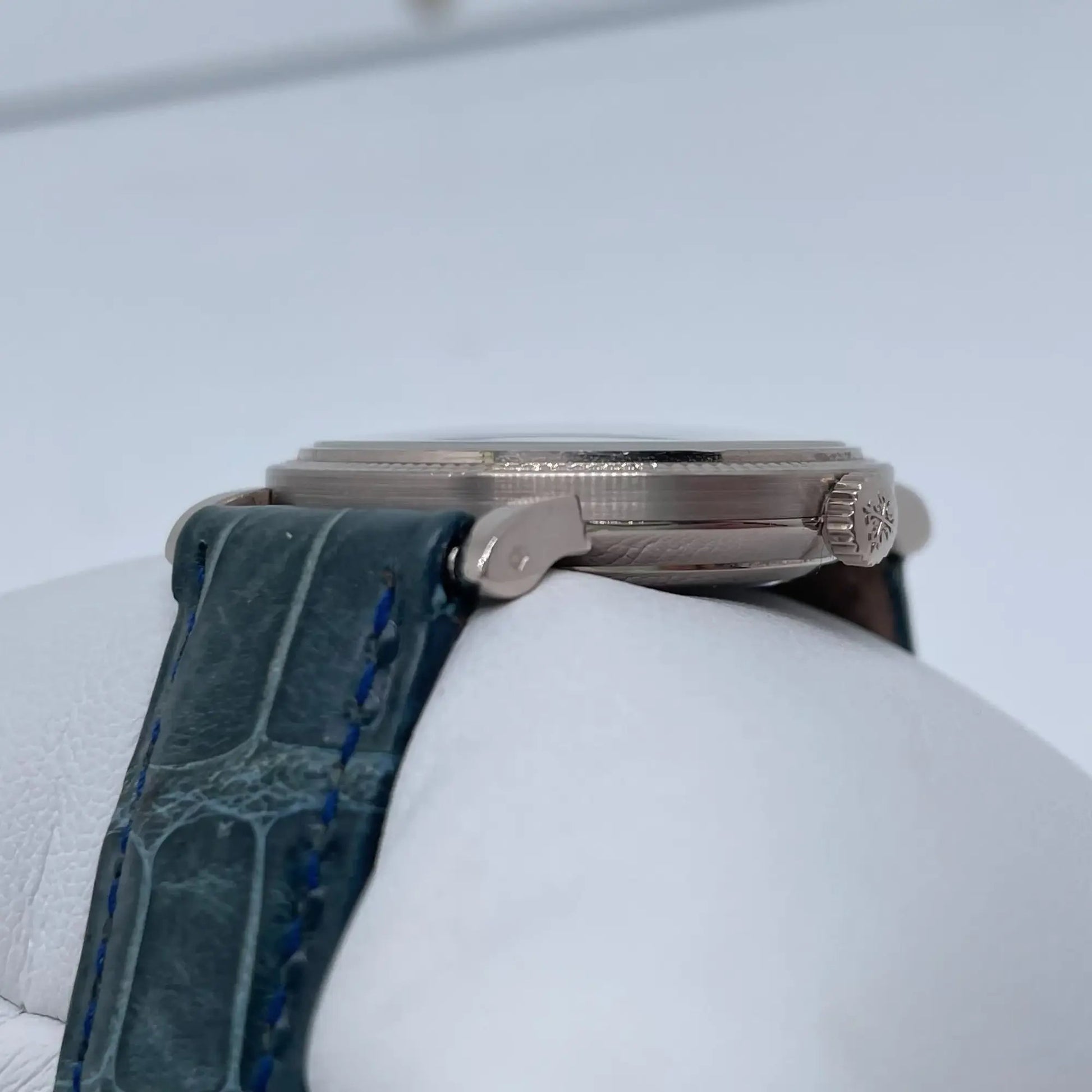 5th image of Patek Philippe  Patek Philippe Calatrava Wristwatch, PreOwned condition