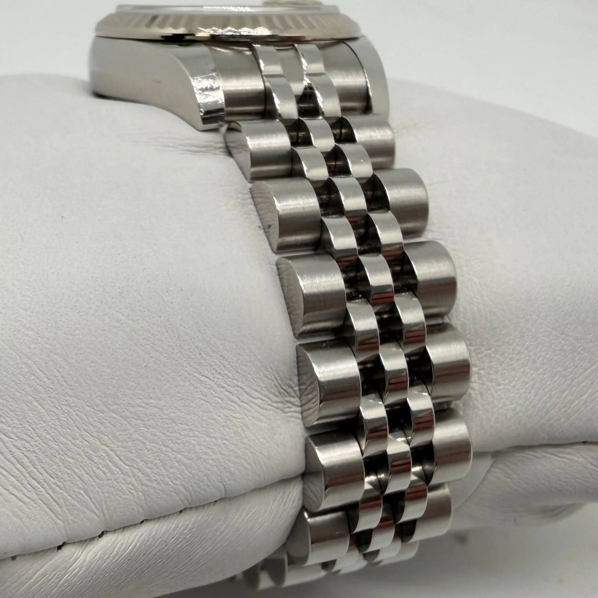 9th image of Rolex Lady Datejust Wristwatch, PreOwned condition