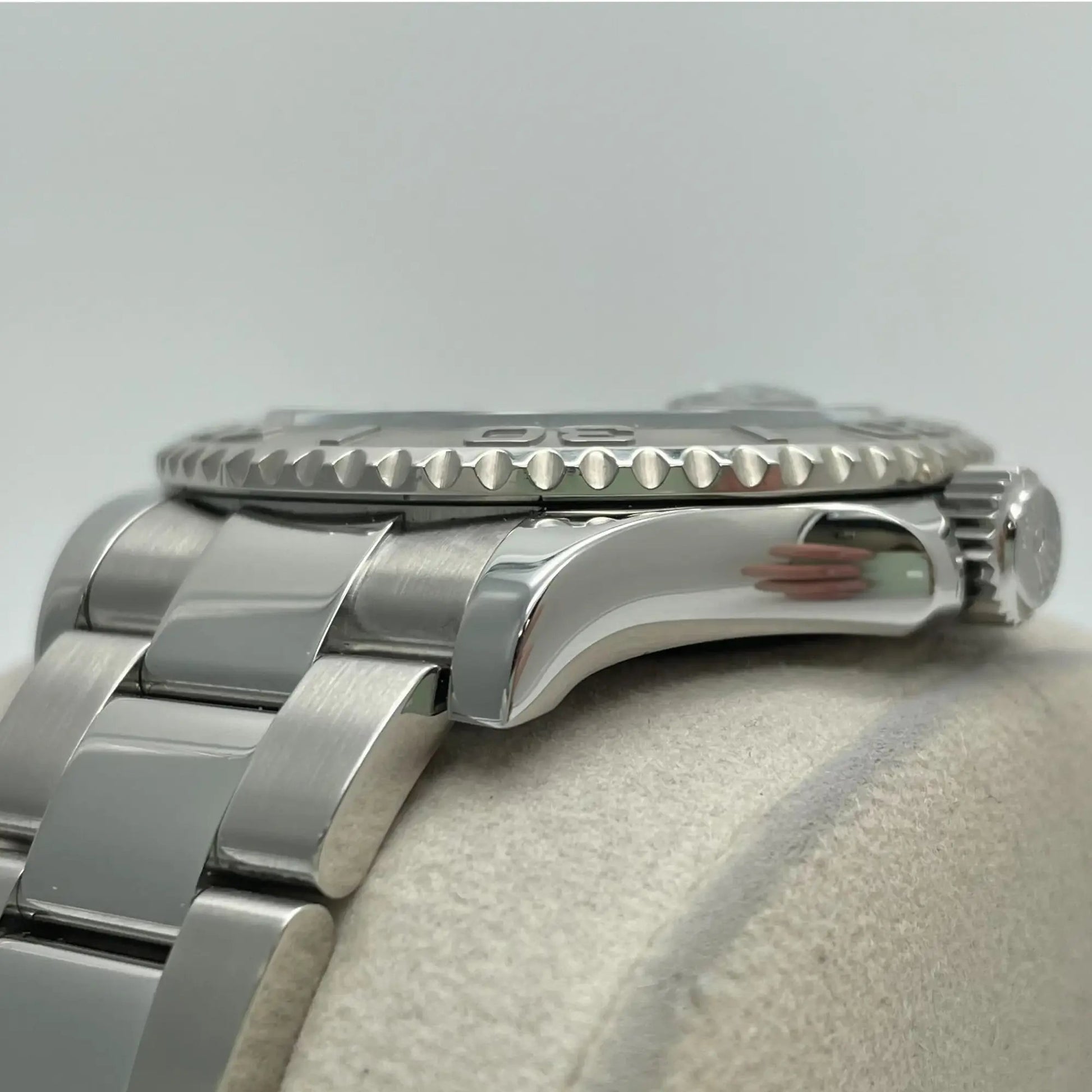 5th image of Rolex Rolex Yacht-Master 116622 Wristwatch, PreOwned condition