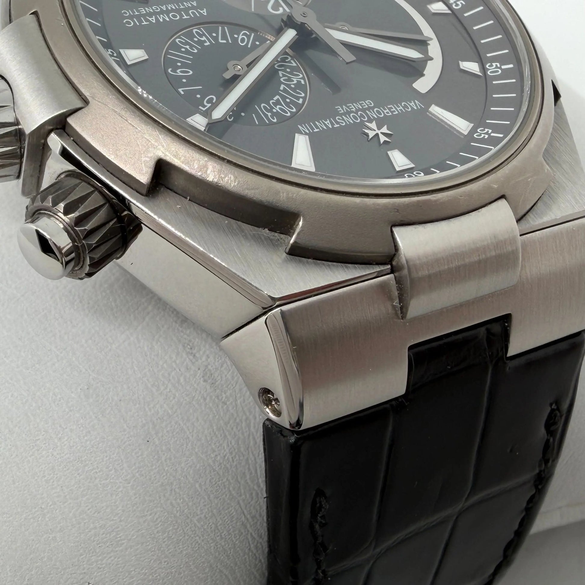 5th image of Vacheron Constantin Constantin Overseas  Wristwatch, PreOwned condition