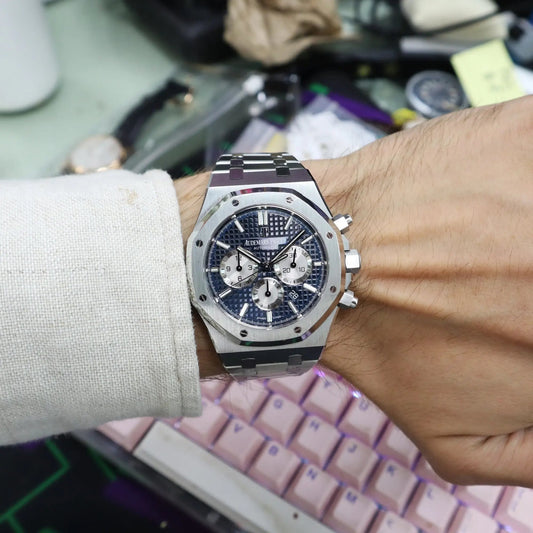2nd image of Audemars Piguet Audemars Piguet Royal Oak Wristwatch, PreOwned condition