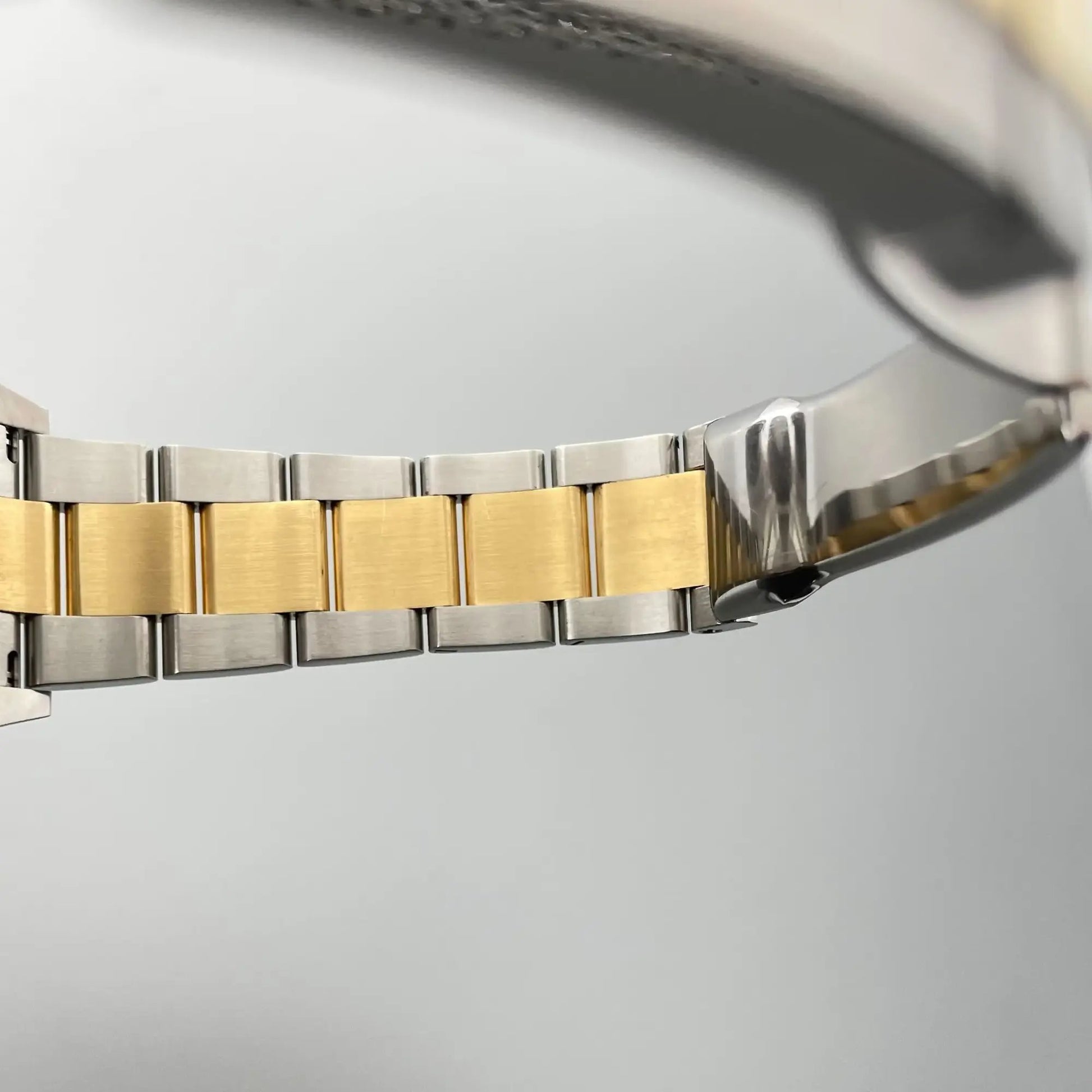 11th image of Rolex  Rolex Datejust 126233 Wristwatch, PreOwned condition
