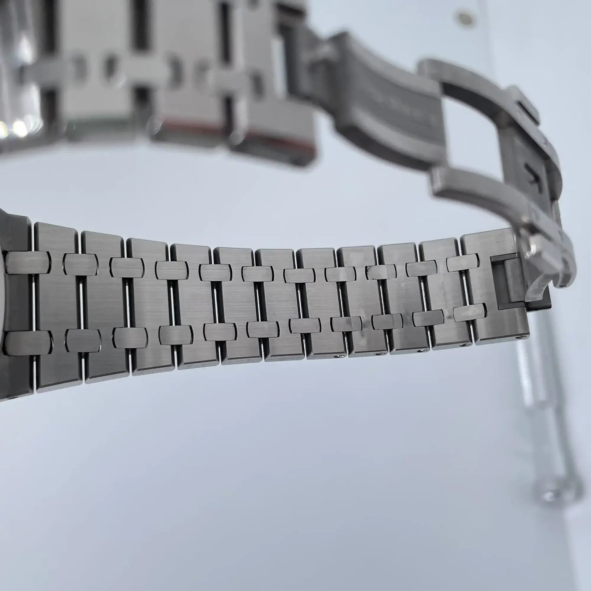 9th image of Audemars Piguet Audemars Piguet Royal Oak Wristwatch, PreOwned condition