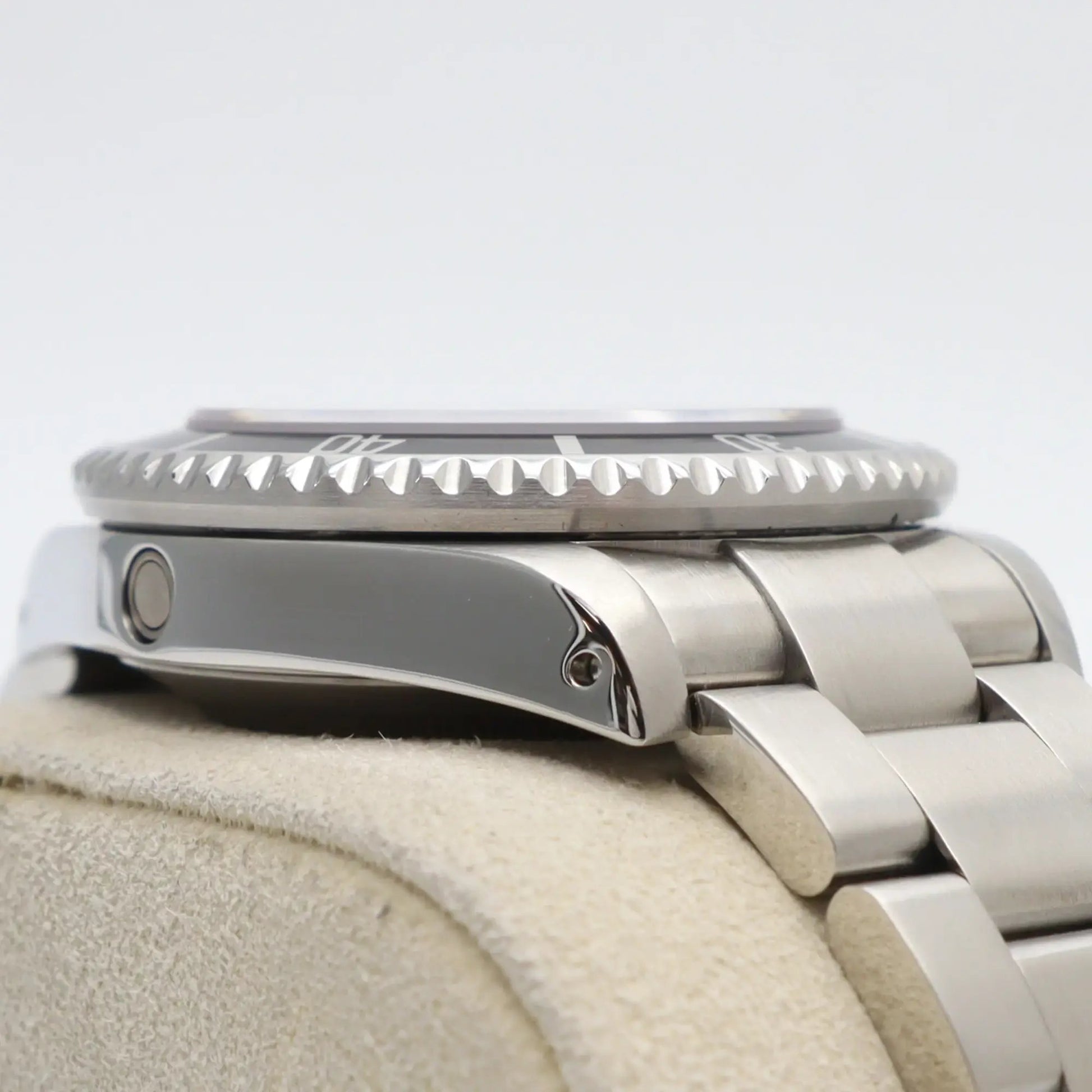 6th image of Rolex Rolex Sea-Dweller 16600 Wristwatch, PreOwned condition