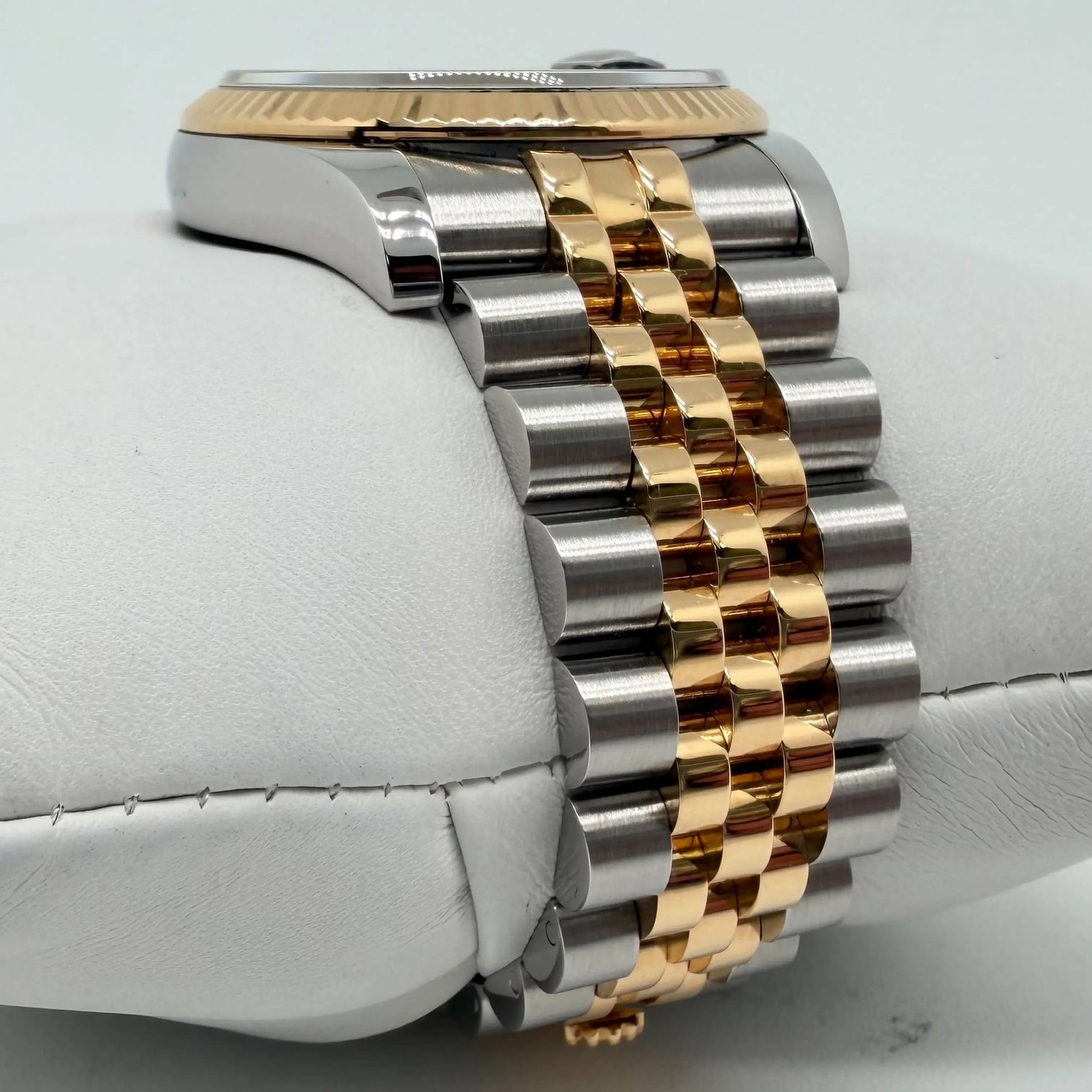 9th image of Rolex  Rolex Datejust Wristwatch, PreOwned condition