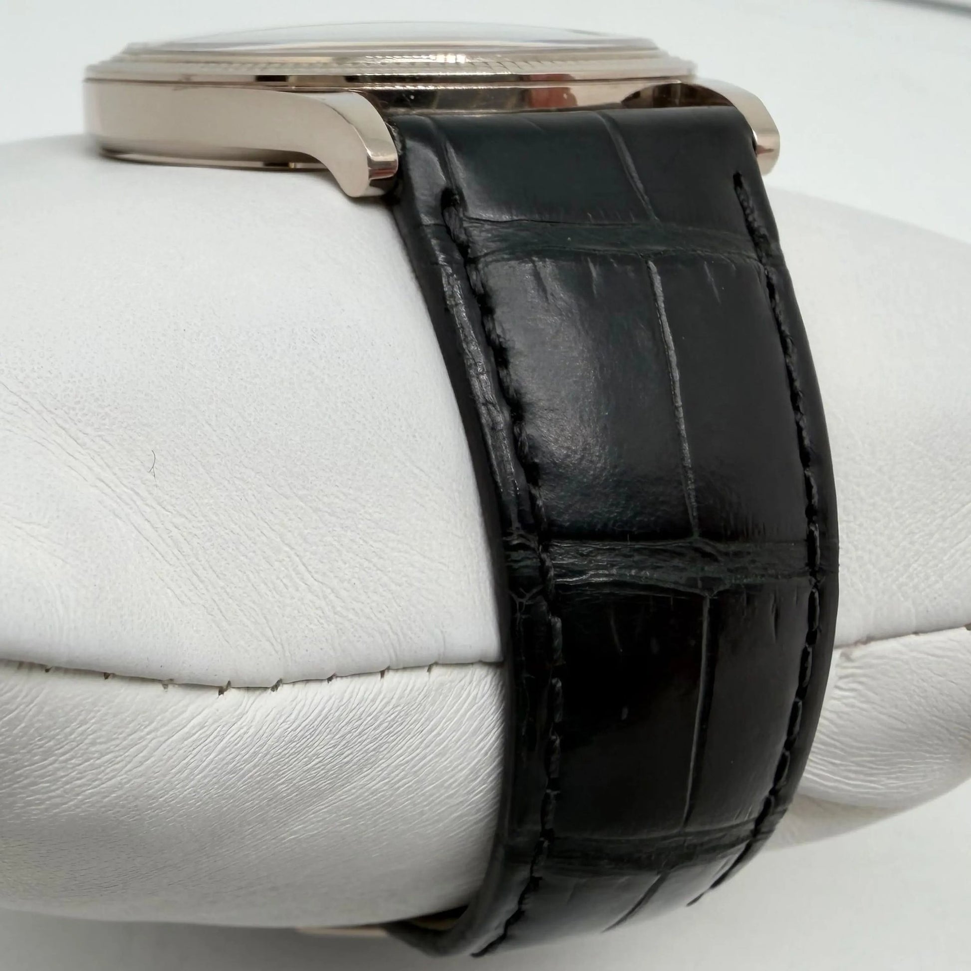 9th image of Patek Philippe Calatrava Wristwatch, PreOwned condition