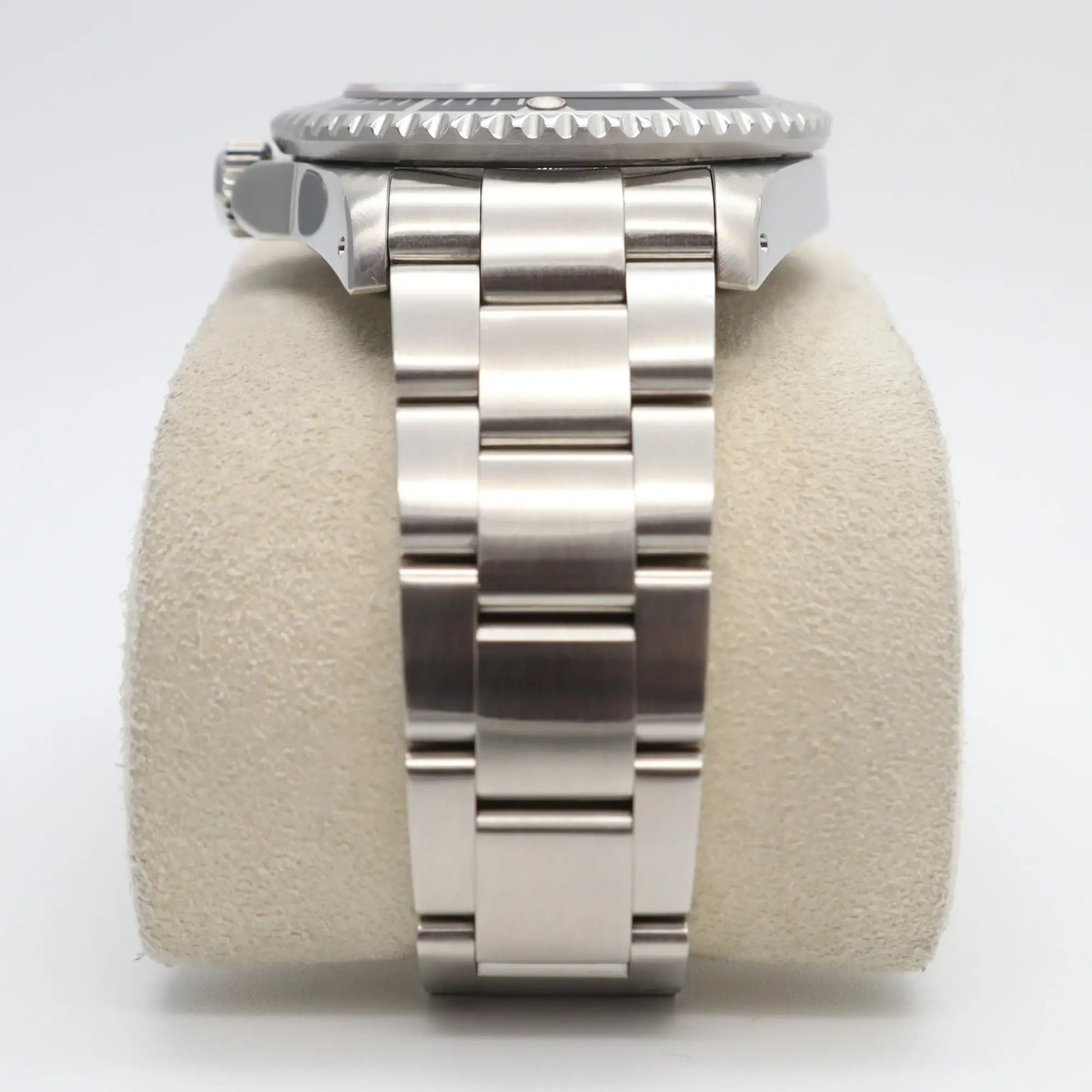 9th image of Rolex Rolex Sea-Dweller 16600 Wristwatch, PreOwned condition