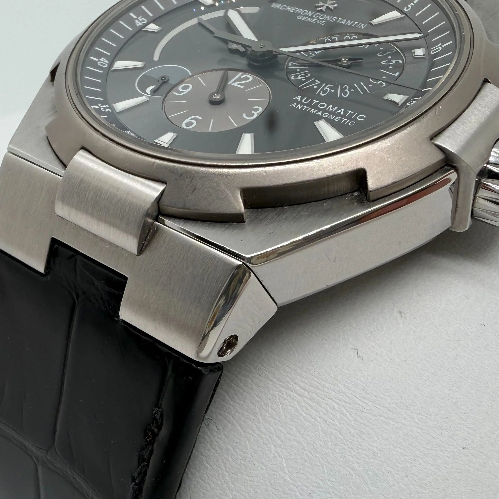 4th image of Vacheron Constantin Constantin Overseas  Wristwatch, PreOwned condition