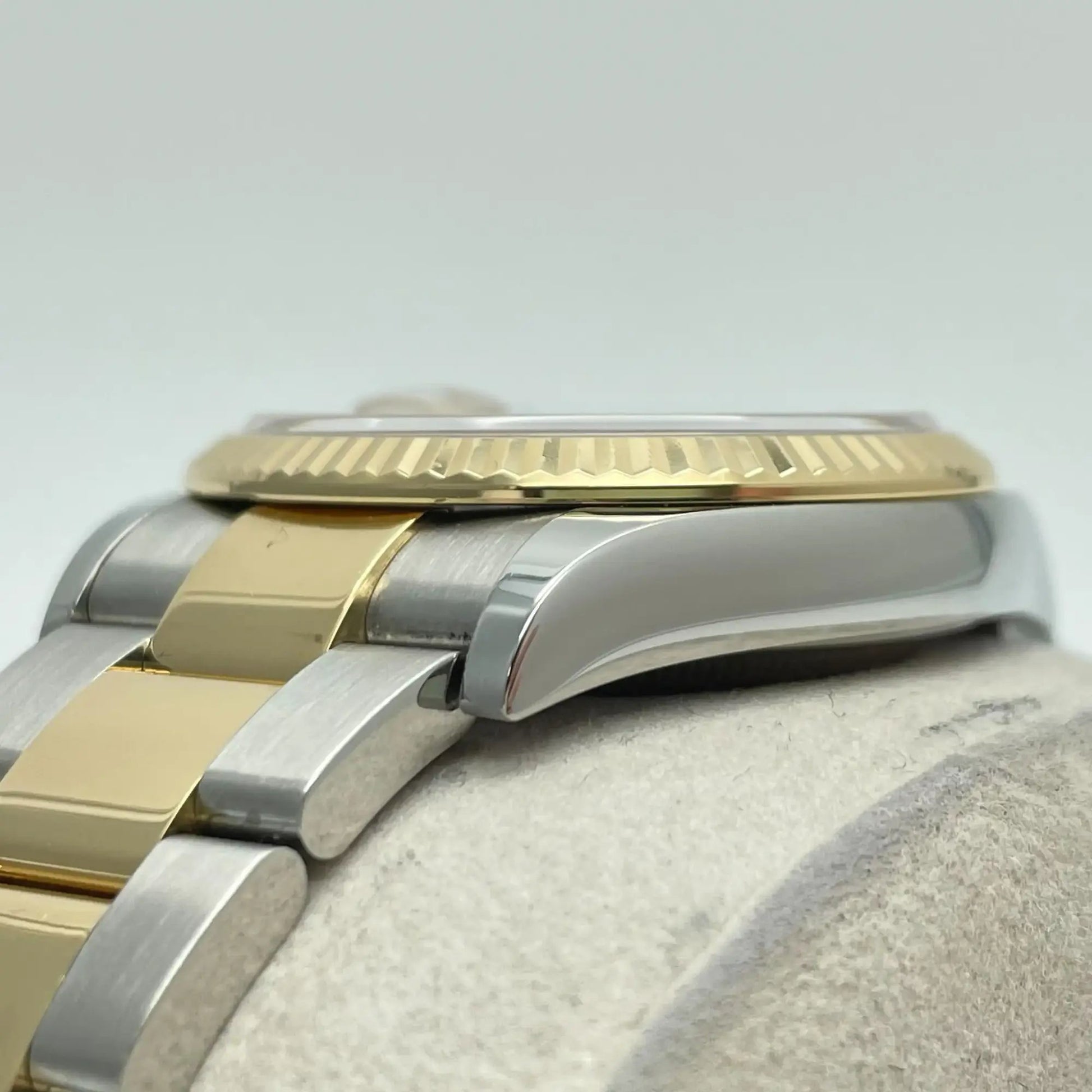 7th image of Rolex  Rolex Datejust 126233 Wristwatch, PreOwned condition