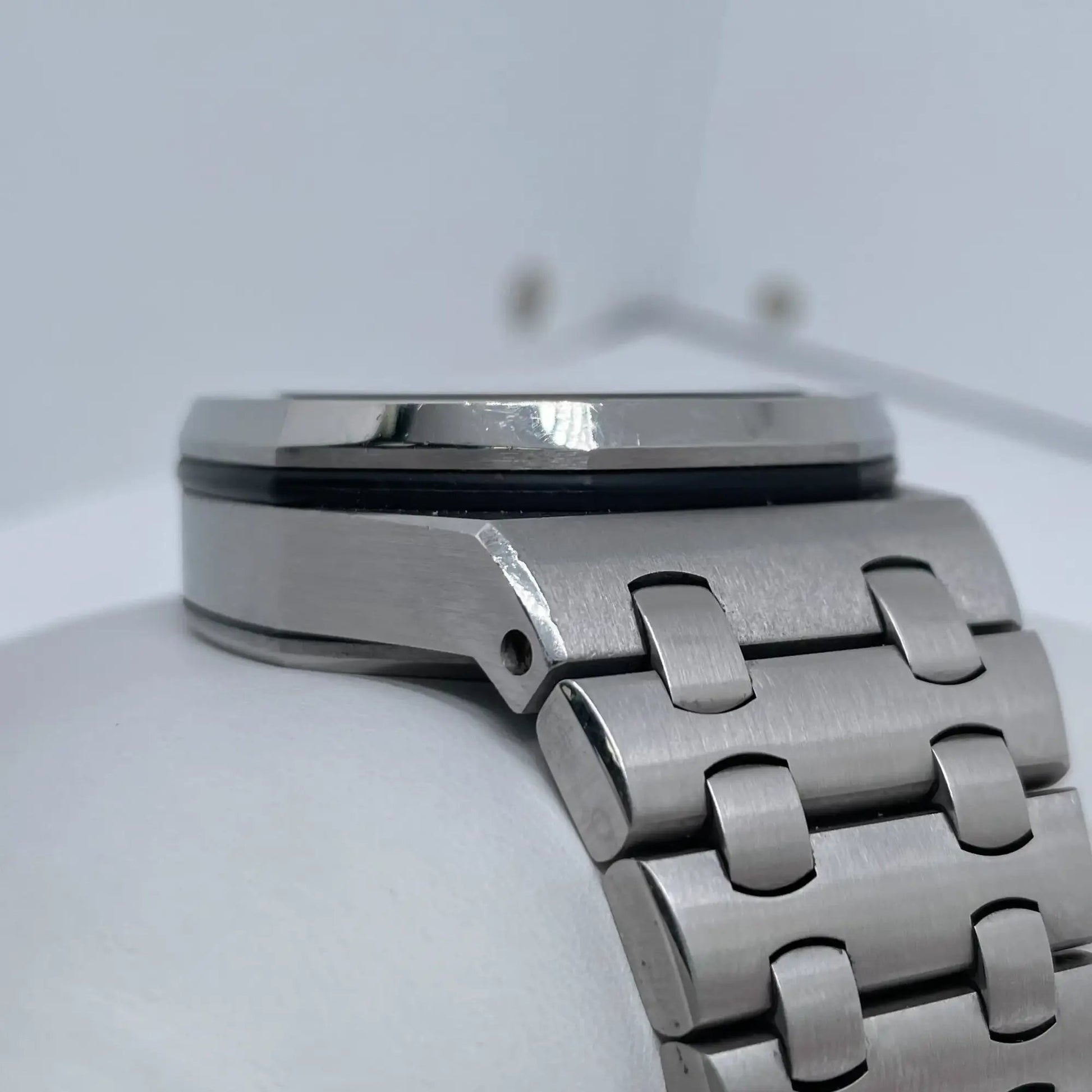 5th image of Audemars Piguet 26170ST.OO.1000ST.01 Wristwatch, PreOwned condition