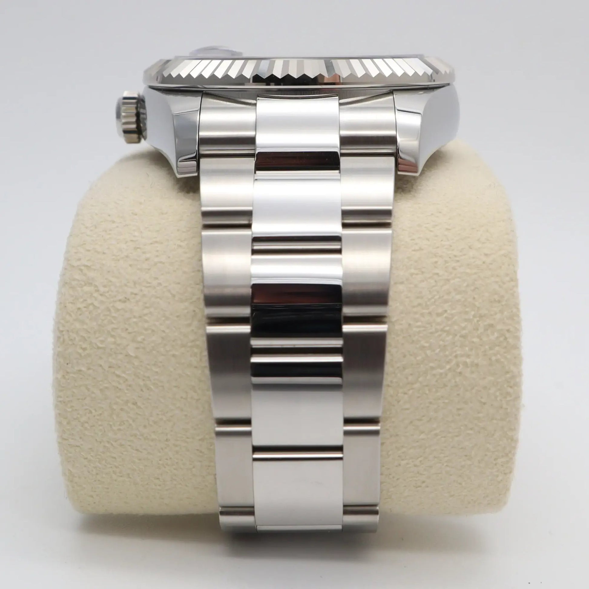 9th image of Rolex Rolex Sky-Dweller 326934 Wristwatch, New condition